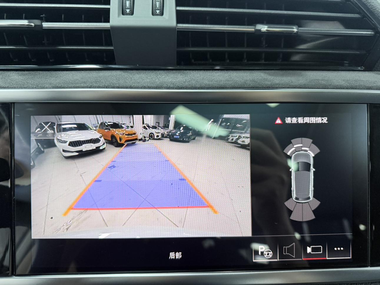 Audi Q3 2022, фото 16
