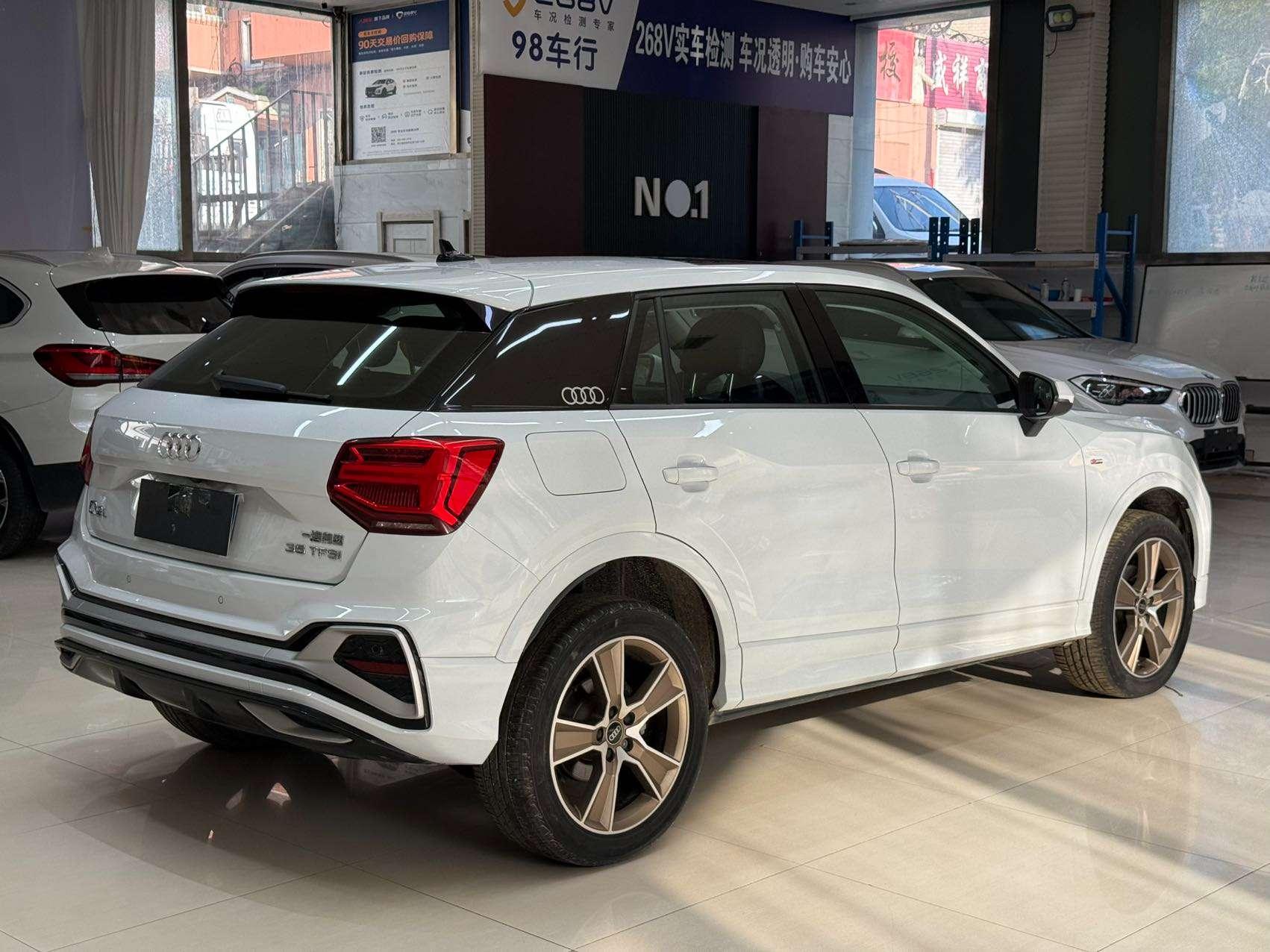 Audi Q2L 2022, фото 4