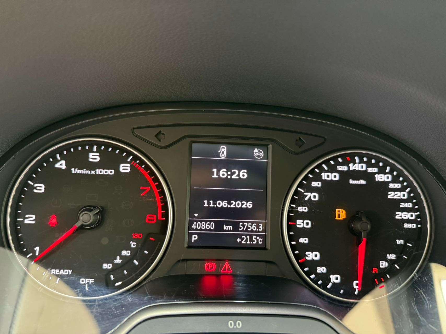 Audi Q2L 2022, фото 10
