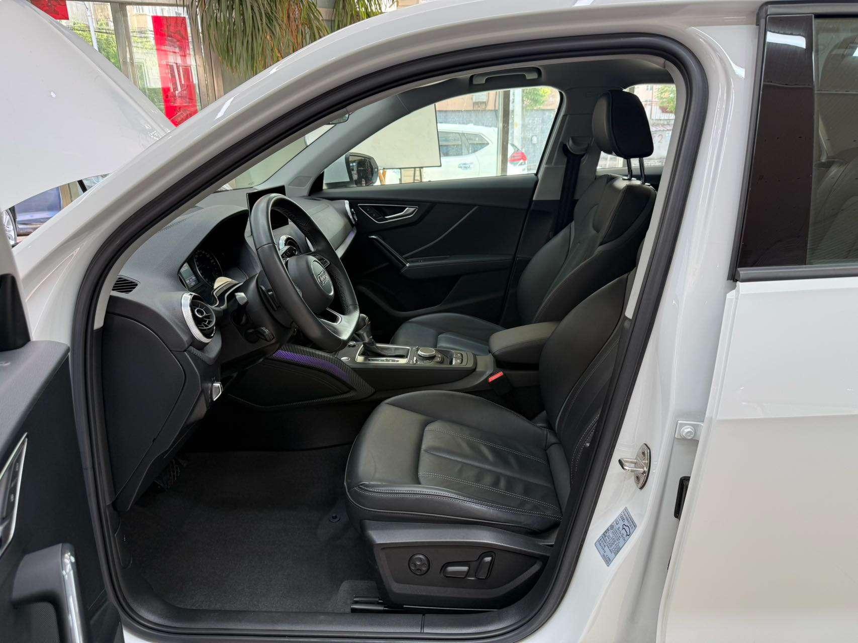 Audi Q2L 2022, фото 16