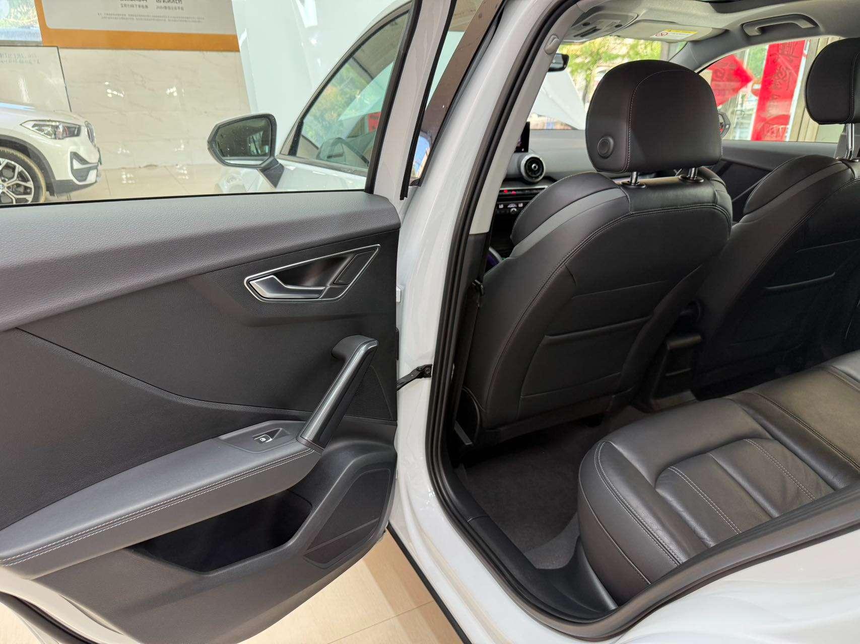 Audi Q2L 2022, фото 17