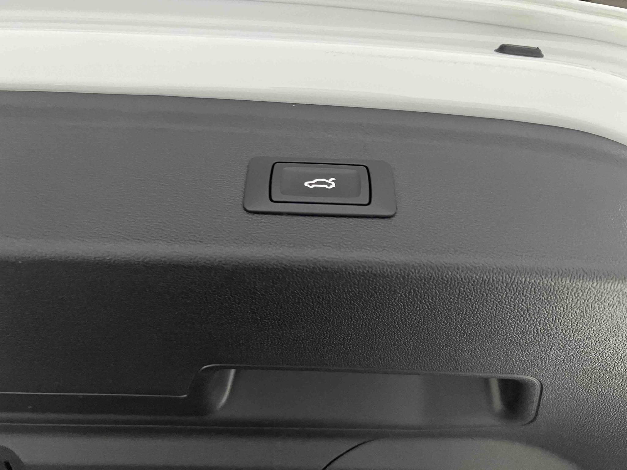 Audi A3 2023, фото 17