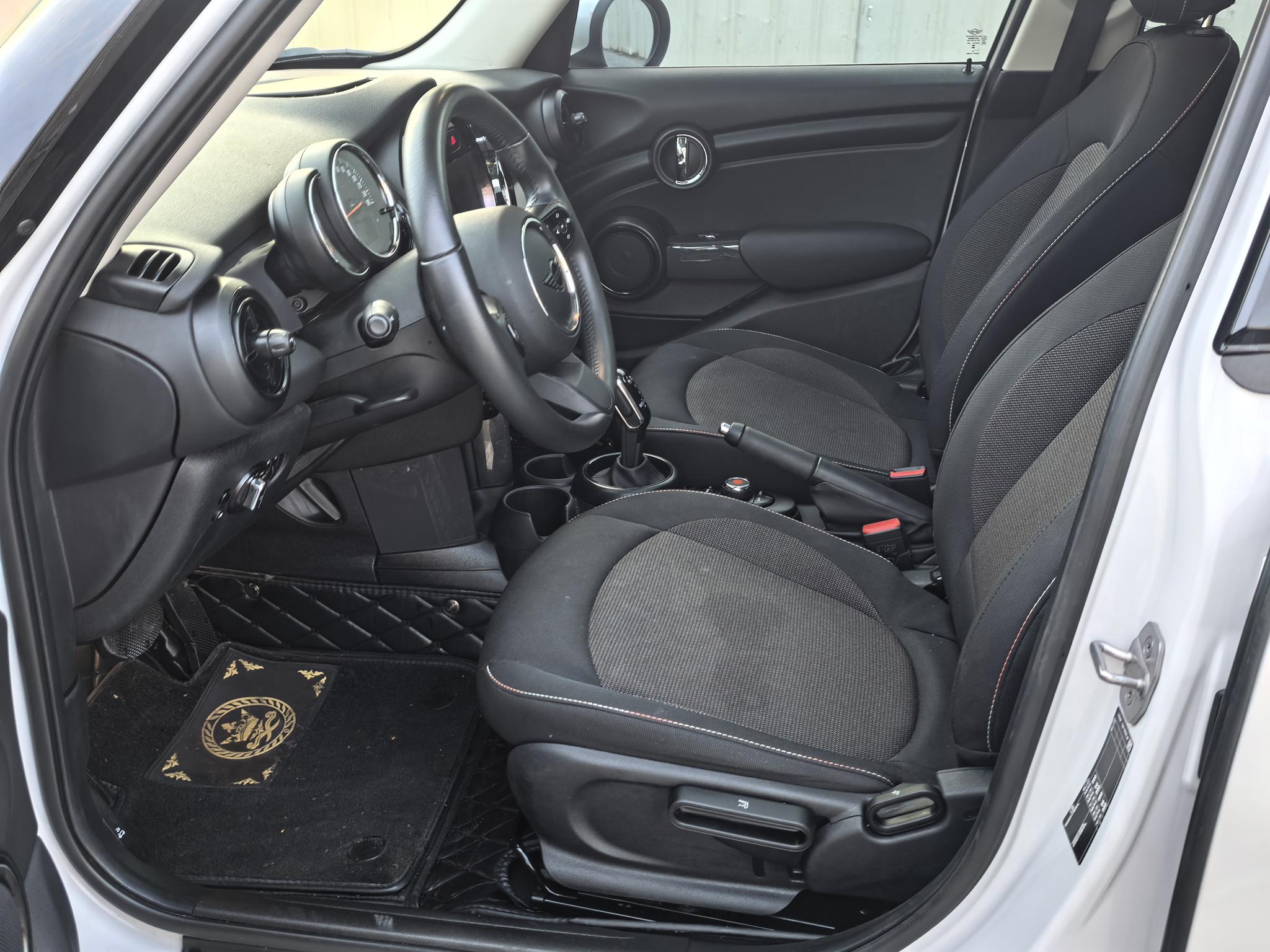 MINI Cooper 2023, фото 4