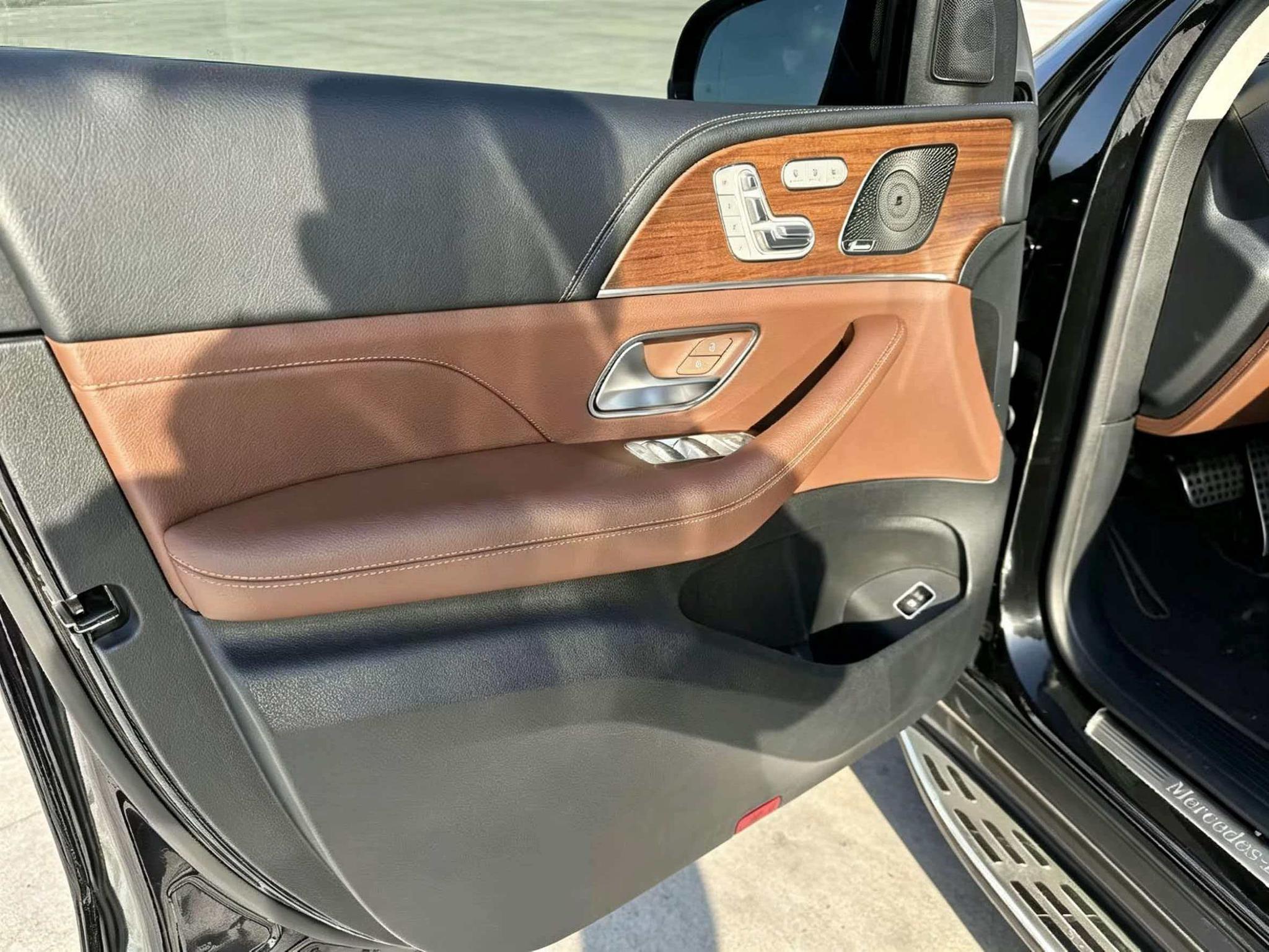 Mercedes-Benz GLS 2024, фото 4