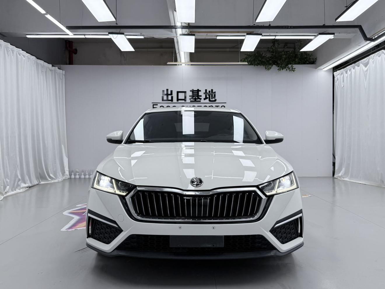 Skoda Octavia 2022, фото 2