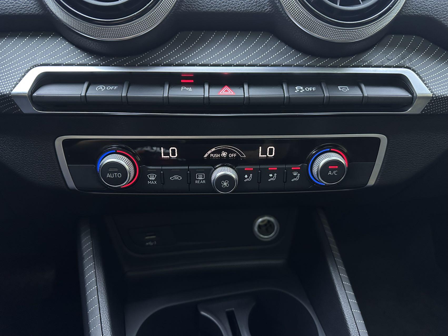 Audi Q2L 2022, фото 16