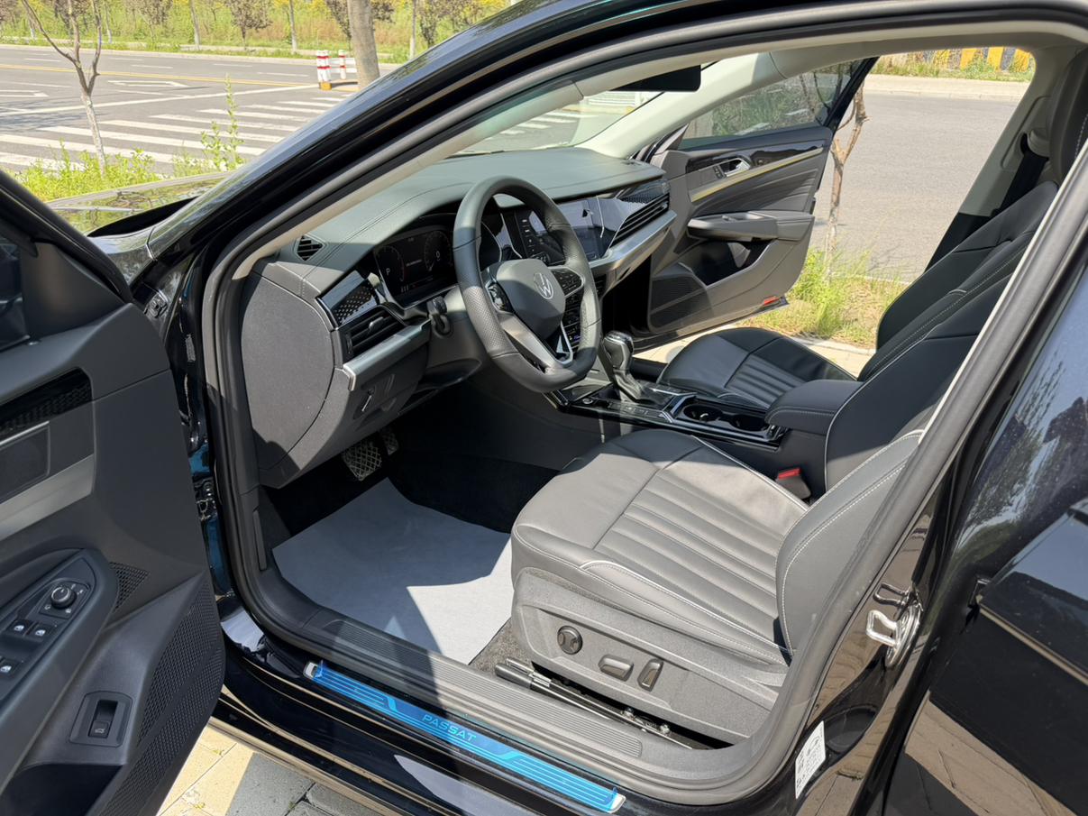 Volkswagen Passat 2023, фото 15