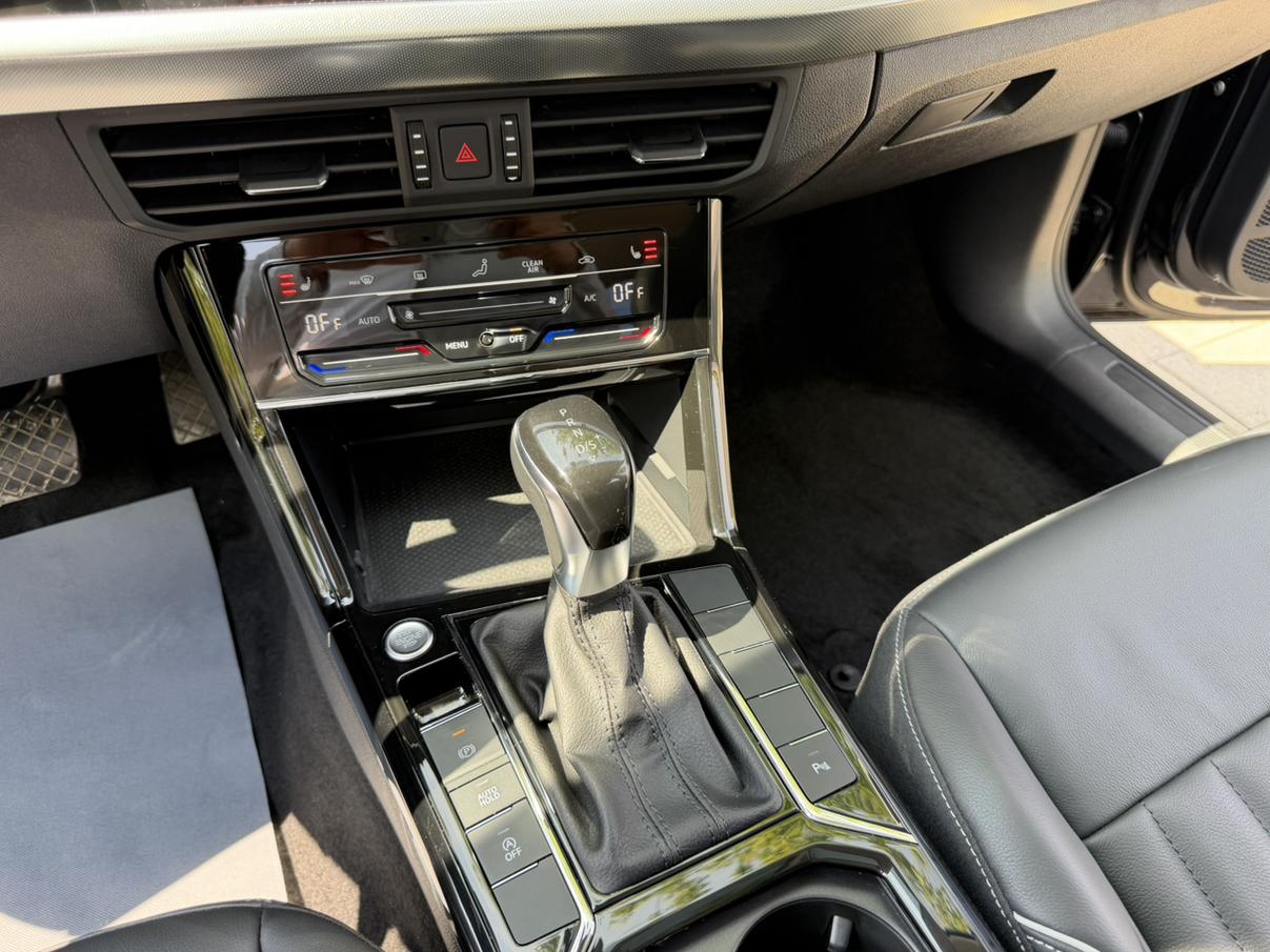 Volkswagen Passat 2023, фото 16