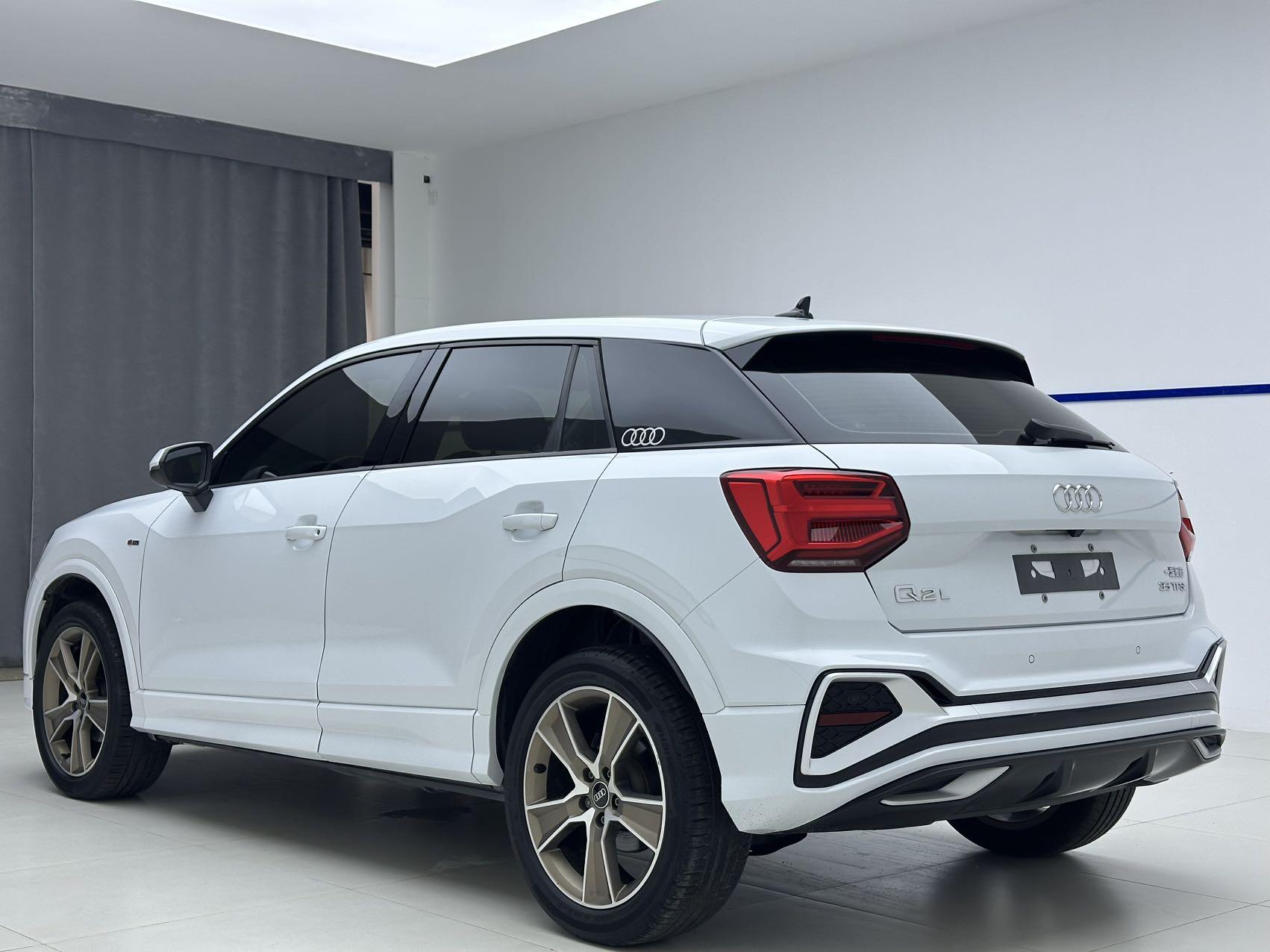 Audi Q2L 2022, фото 4