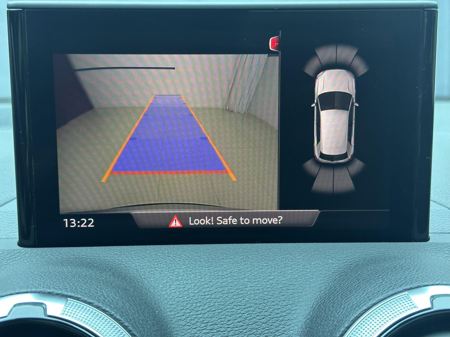 Audi Q2L 2022, фото 14