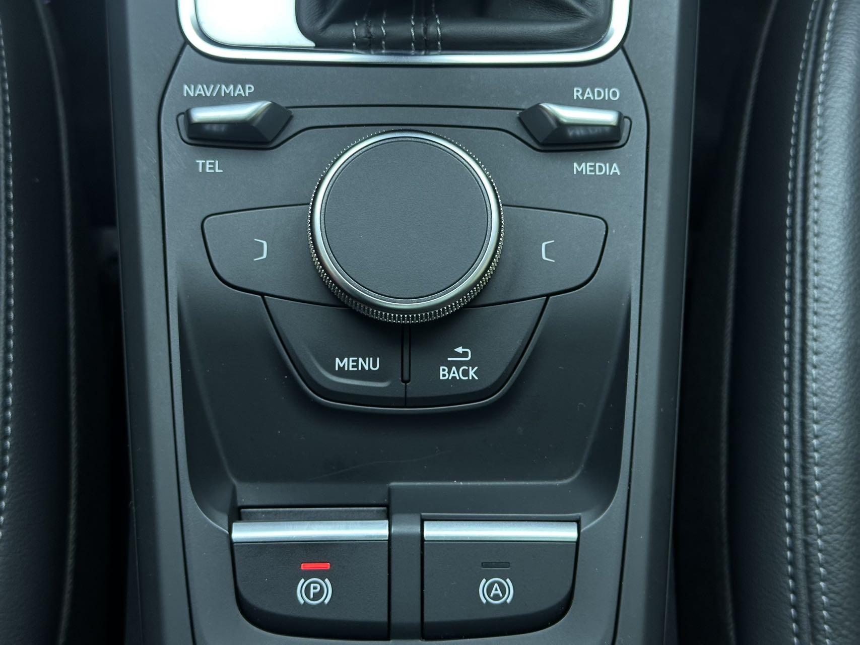 Audi Q2L 2022, фото 17