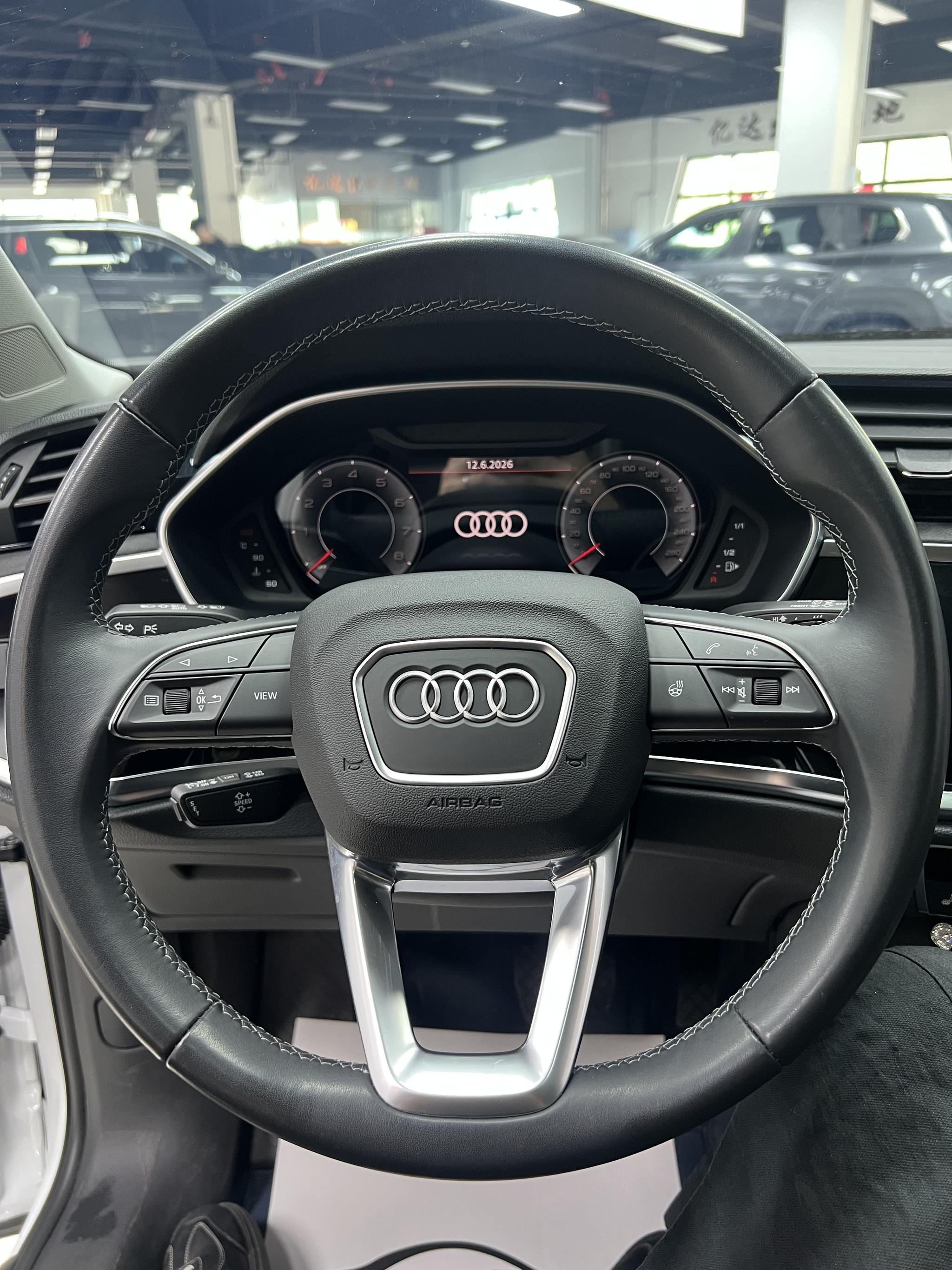 Audi Q3 2023, фото 16