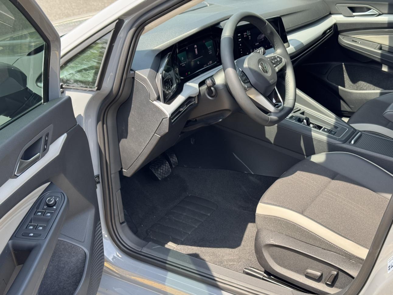 Volkswagen Golf 2023, фото 8