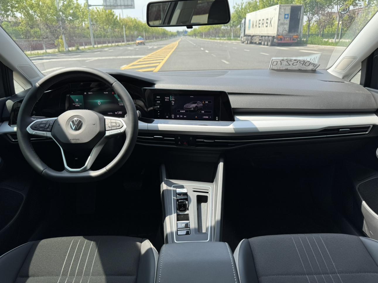 Volkswagen Golf 2023, фото 10