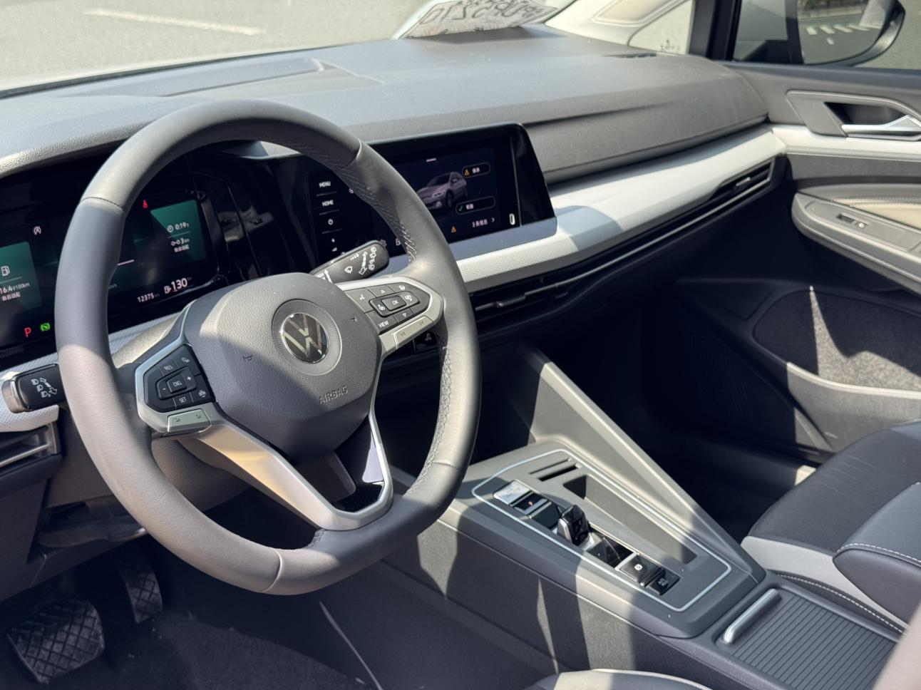 Volkswagen Golf 2023, фото 12