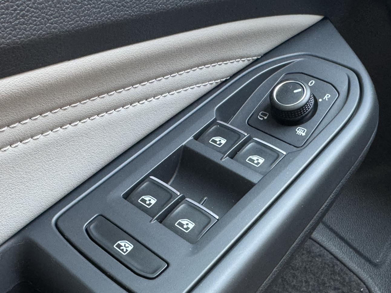 Volkswagen Golf 2023, фото 13