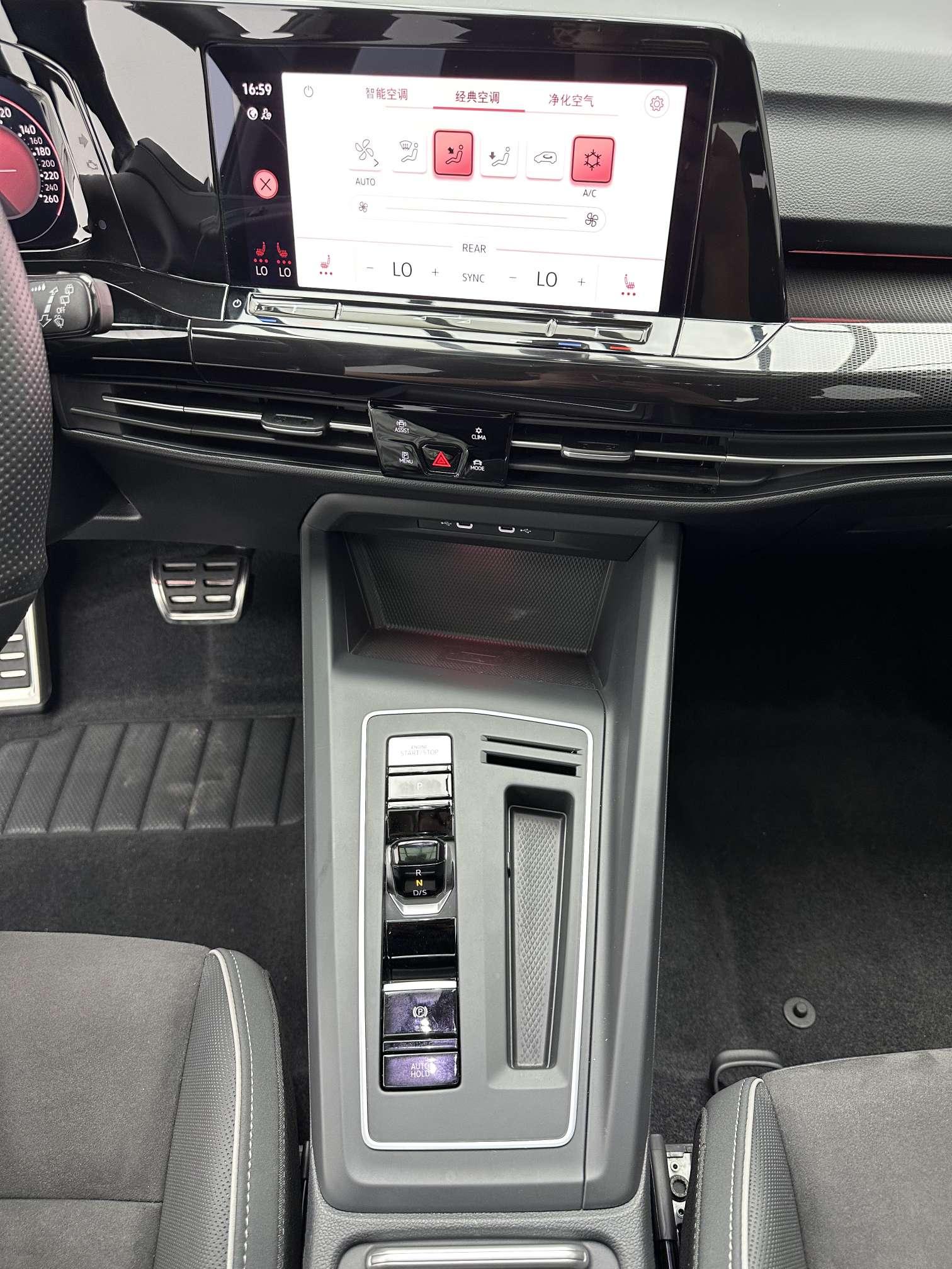 Volkswagen Golf 2023, фото 15