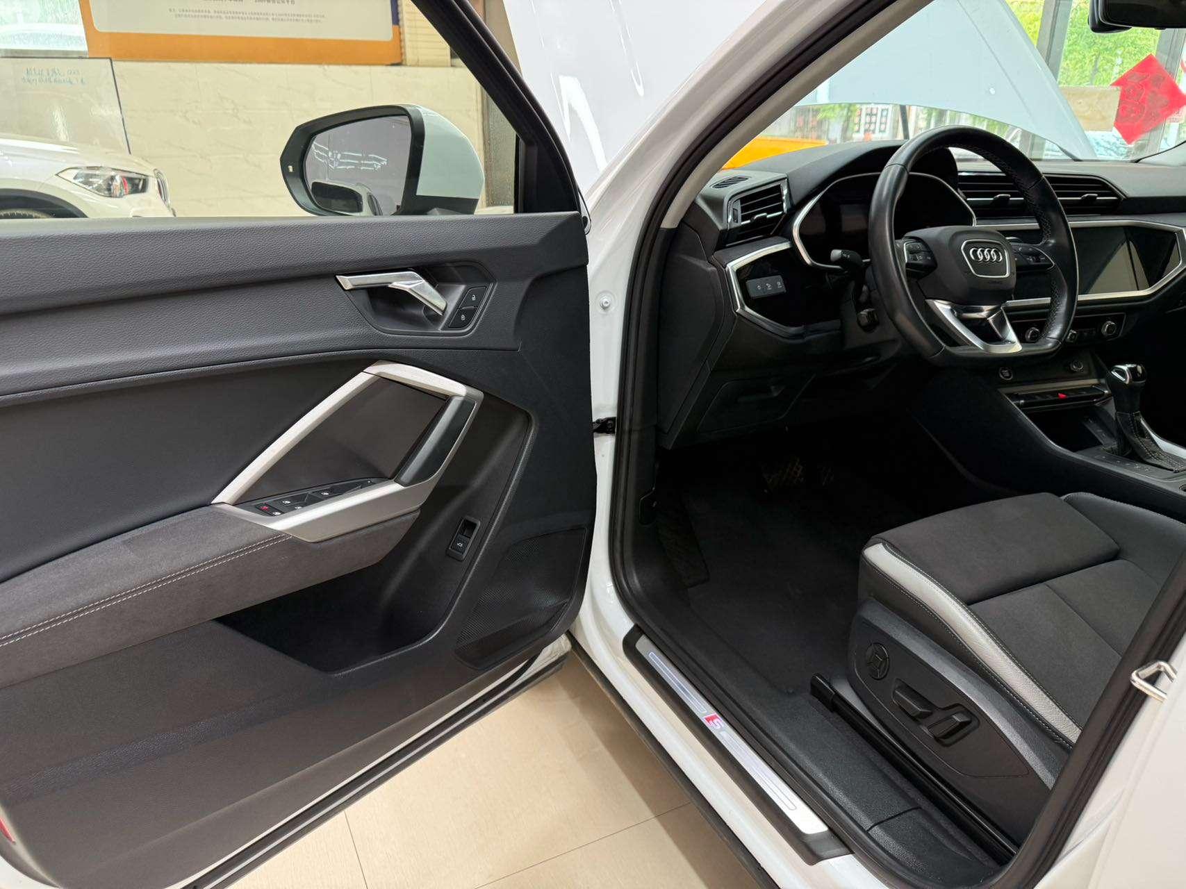 Audi Q3 2022, фото 8