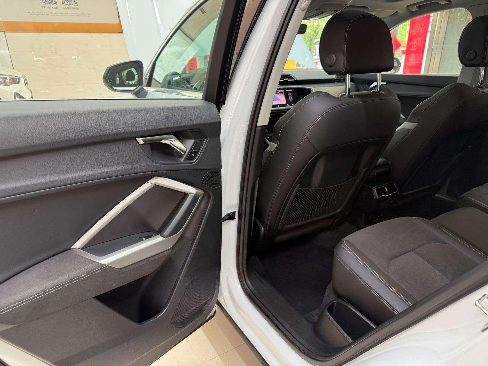 Audi Q3 2022, фото 17