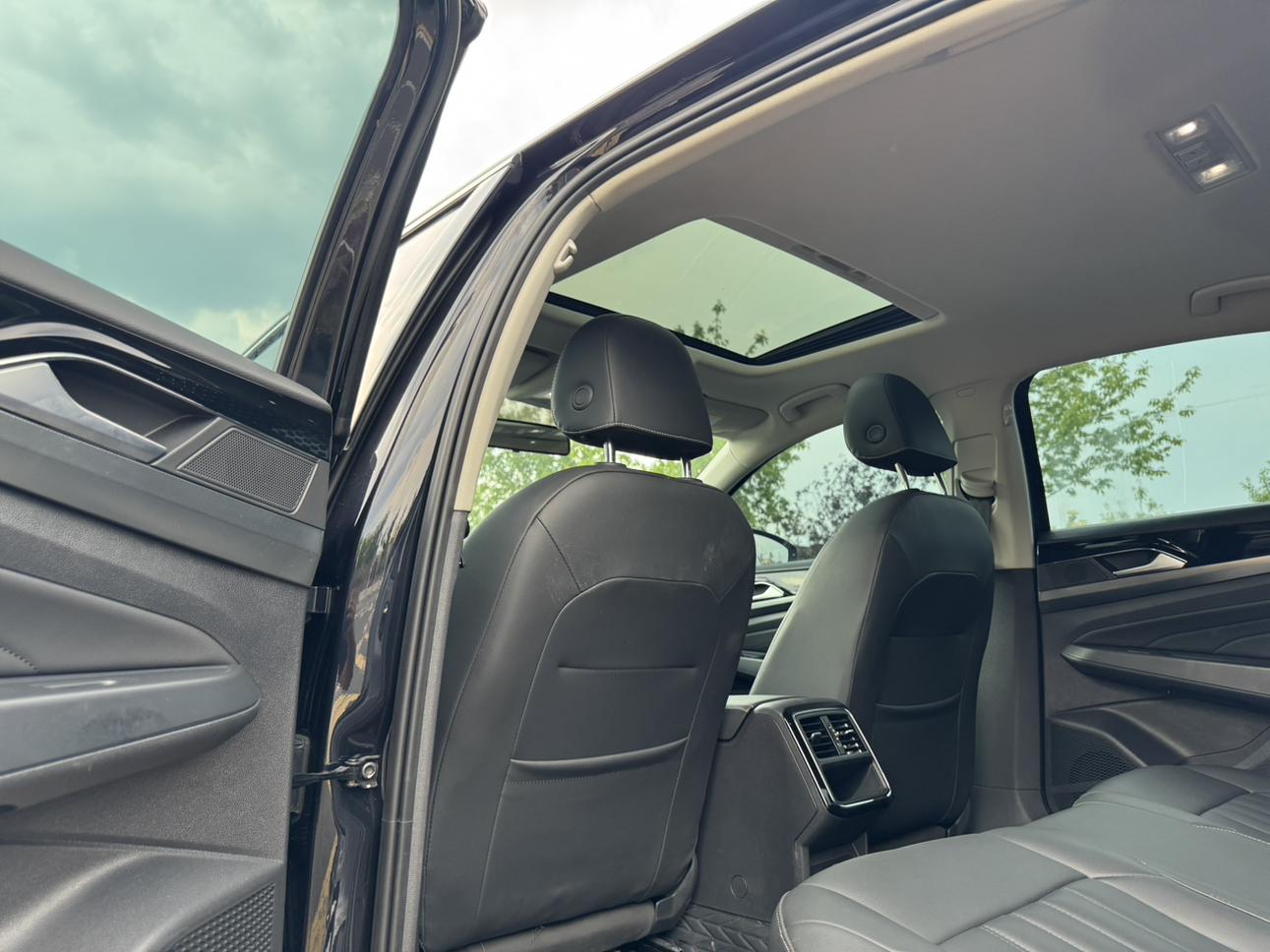 Volkswagen Passat 2023, фото 14