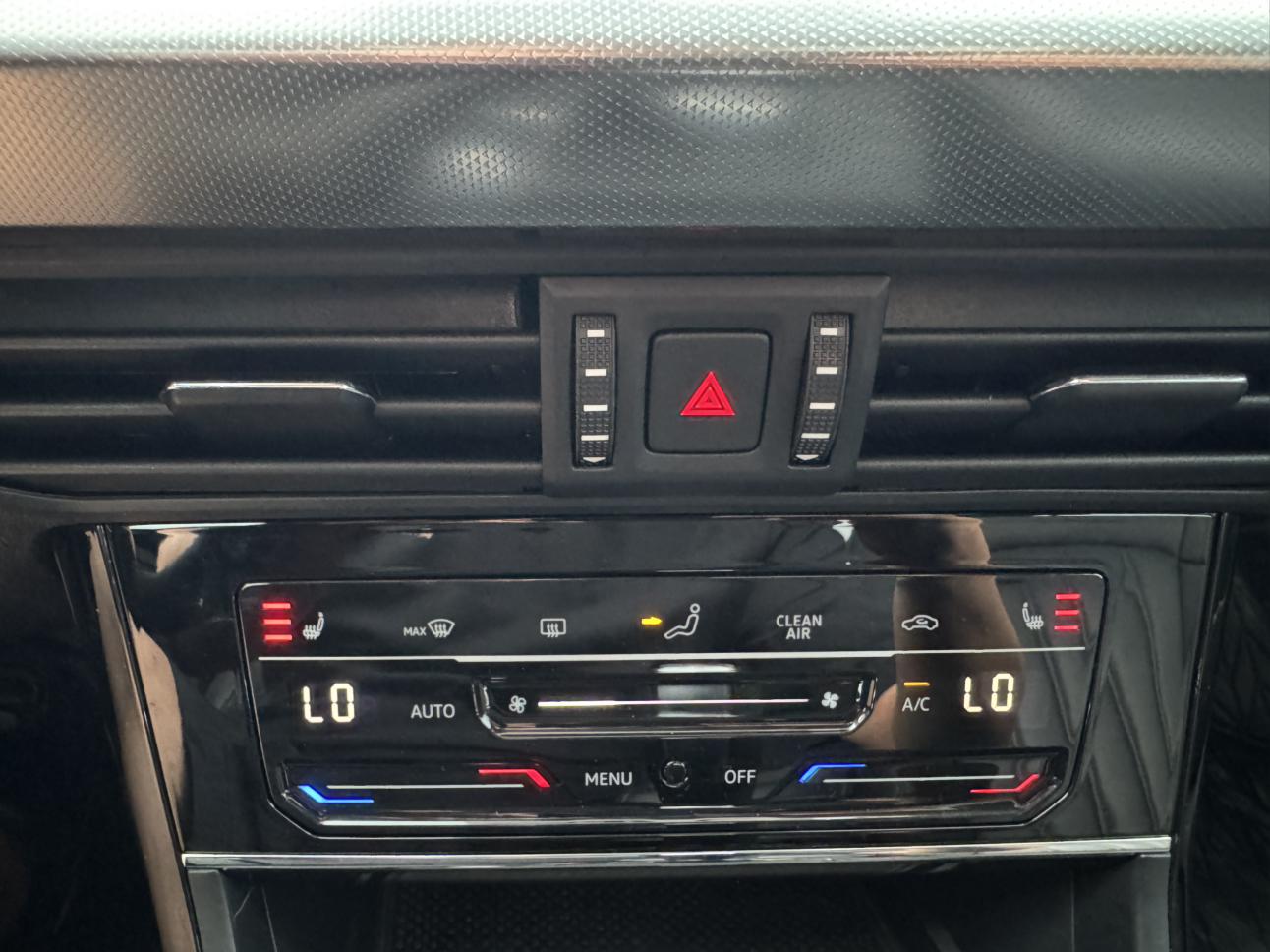 Volkswagen Passat 2023, фото 17