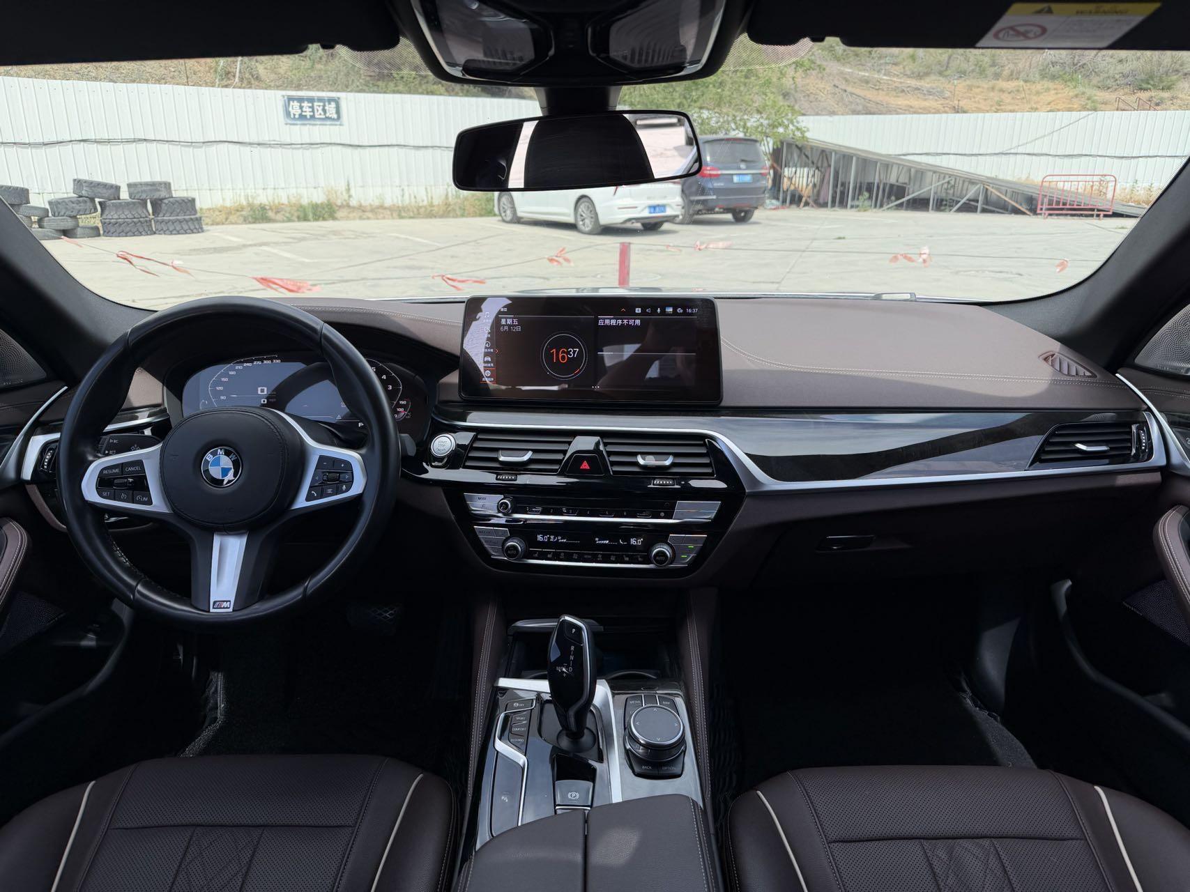 BMW 5 2021, фото 8