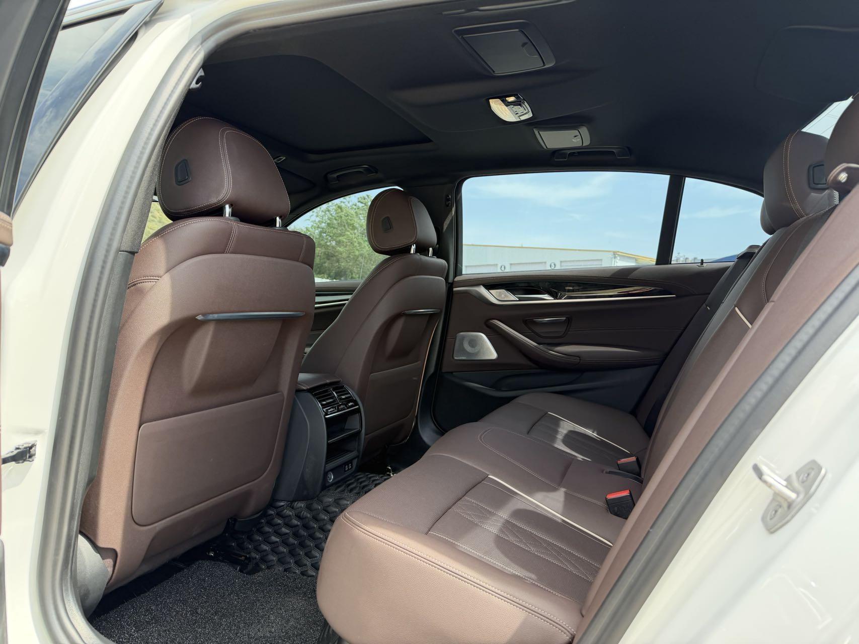 BMW 5 2021, фото 9