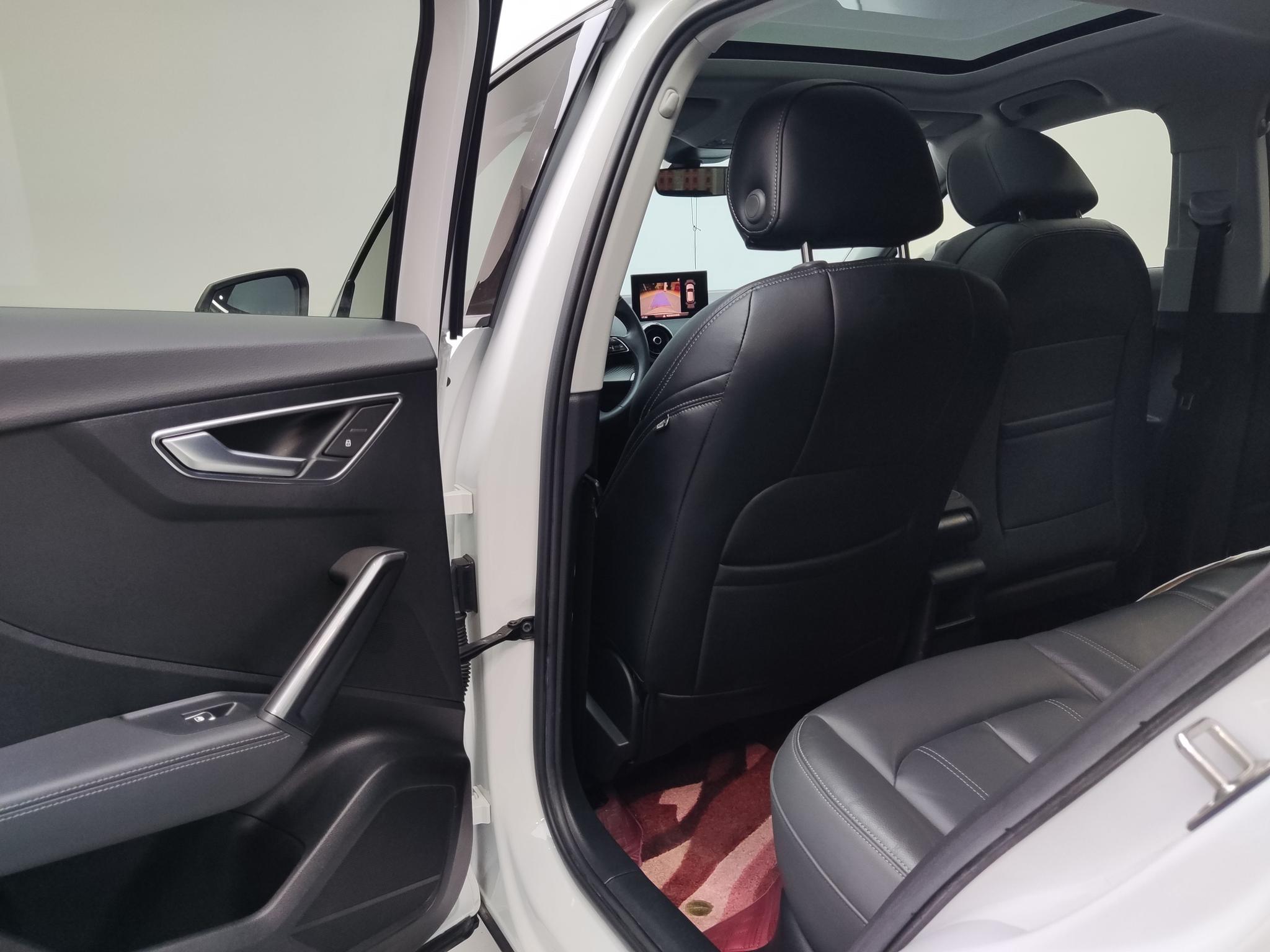 Audi Q2L 2022, фото 10