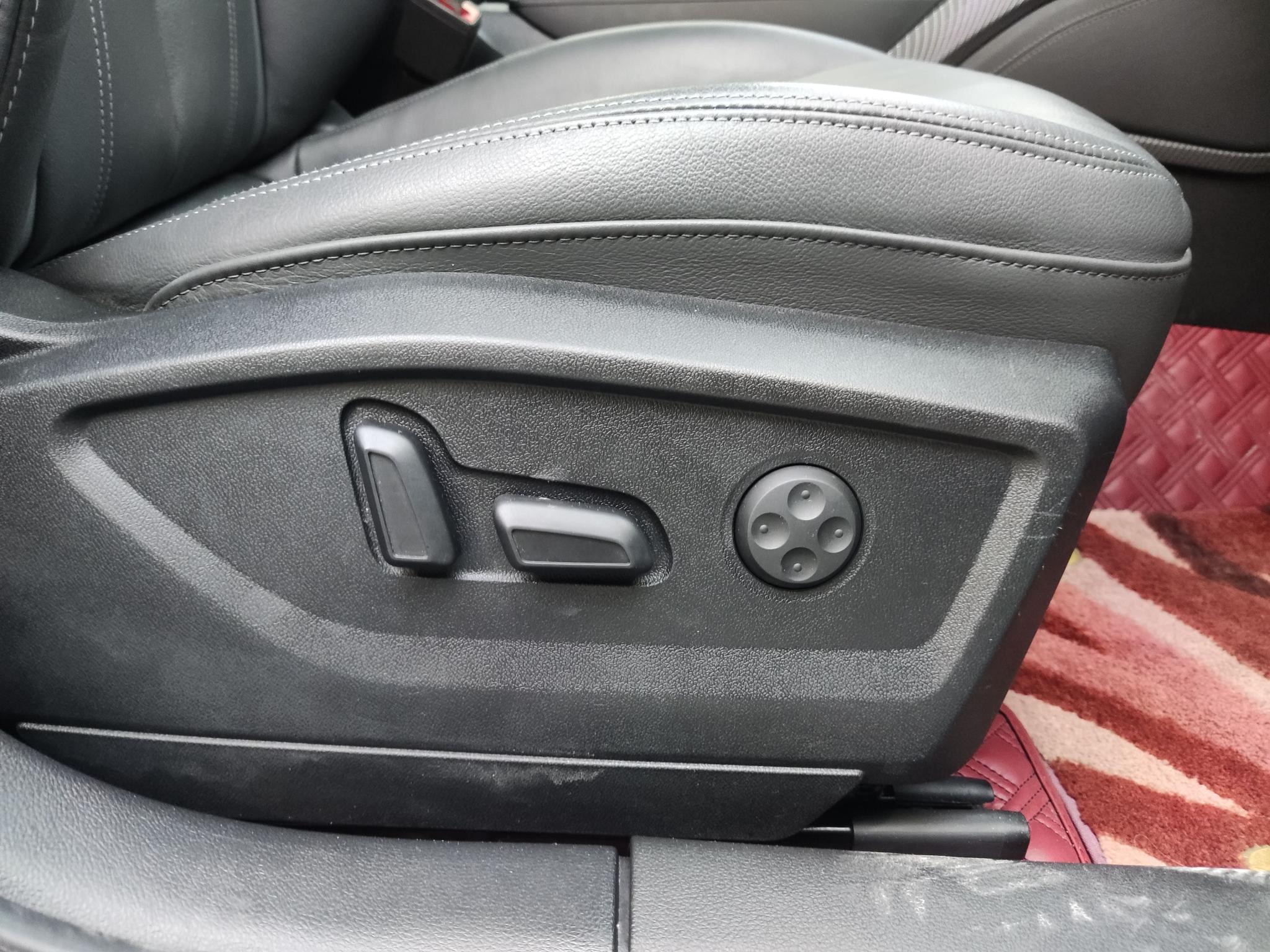 Audi Q2L 2022, фото 13