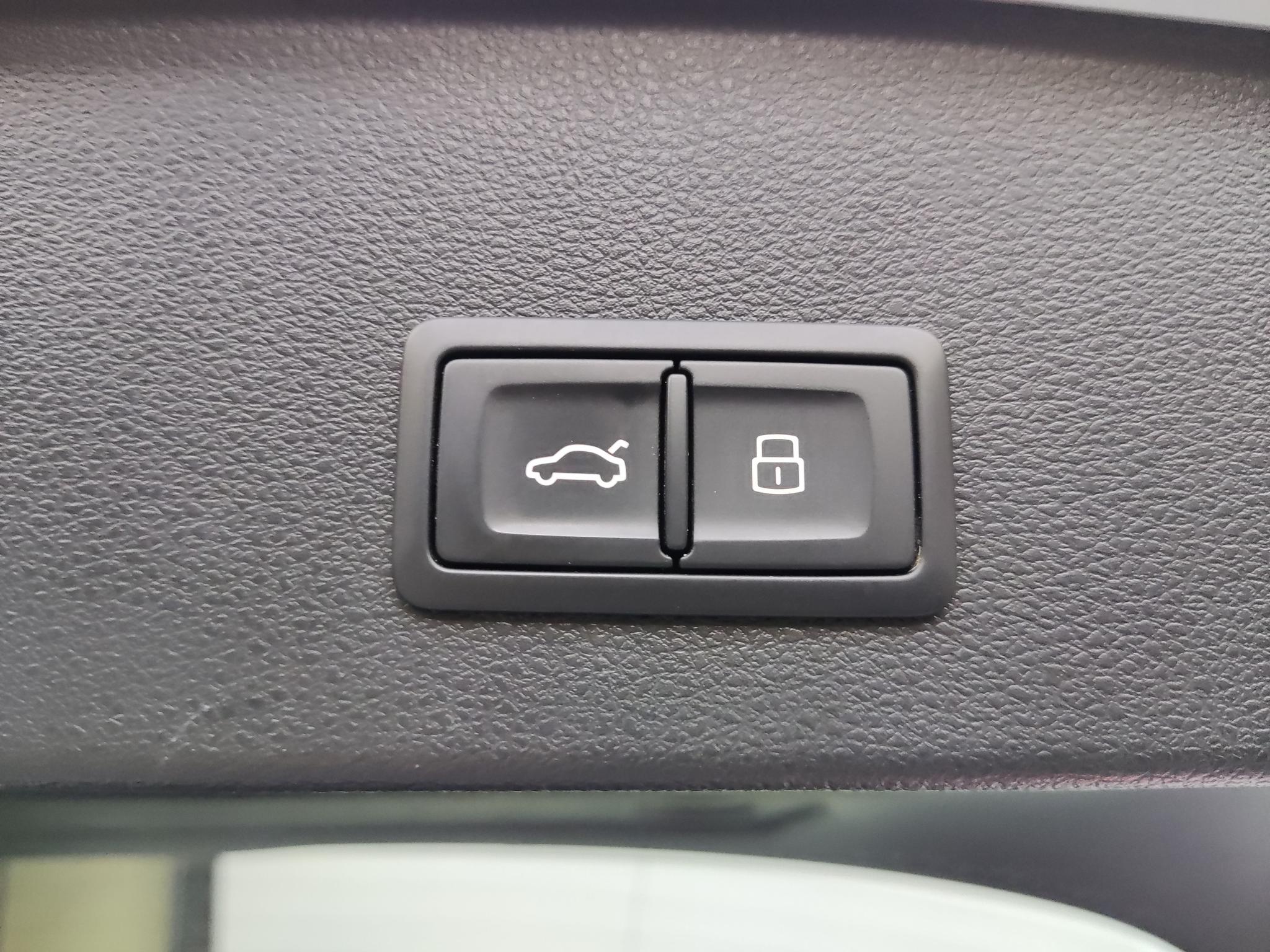 Audi Q2L 2022, фото 15