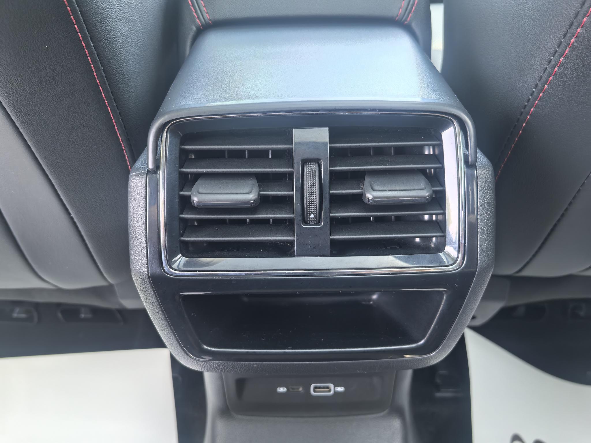 Skoda Karoq 2022, фото 17