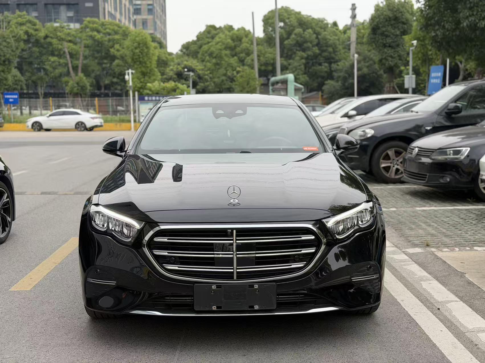 Mercedes-Benz E-Class 2025, фото 2