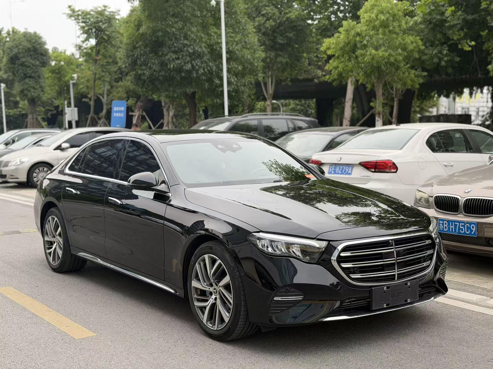Mercedes-Benz E-Class 2025, фото 3