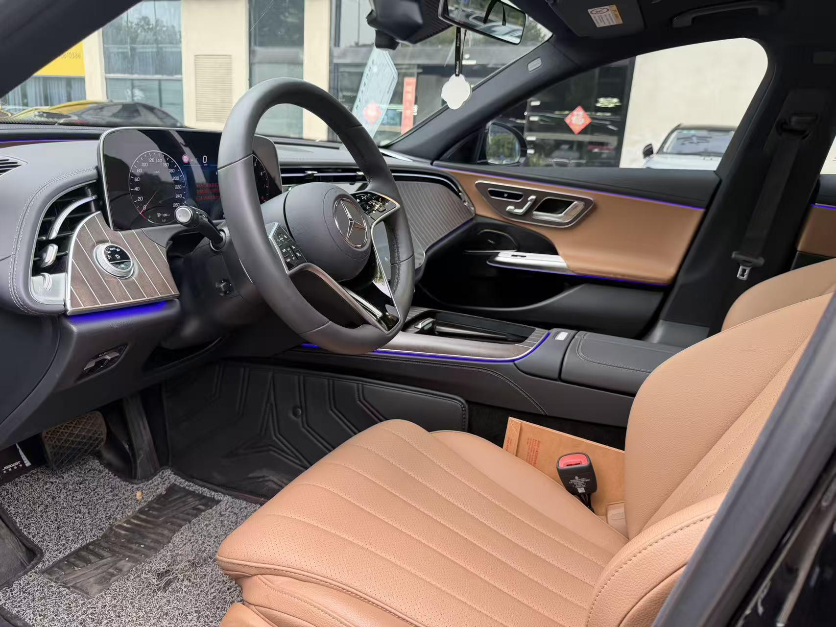 Mercedes-Benz E-Class 2025, фото 4