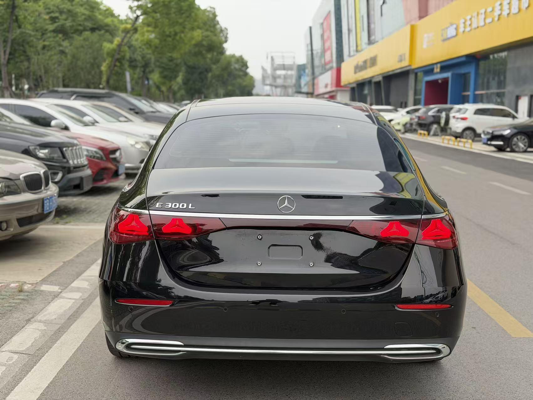 Mercedes-Benz E-Class 2025, фото 8