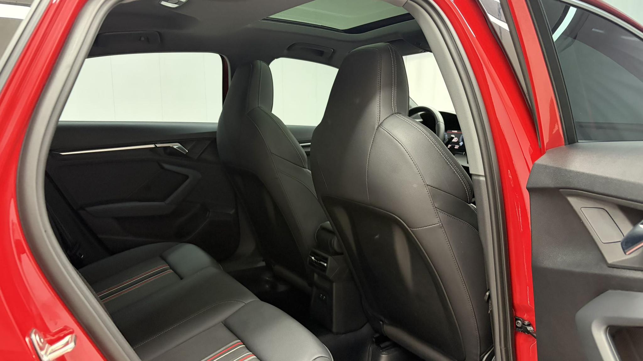 Audi A3 2022, фото 17