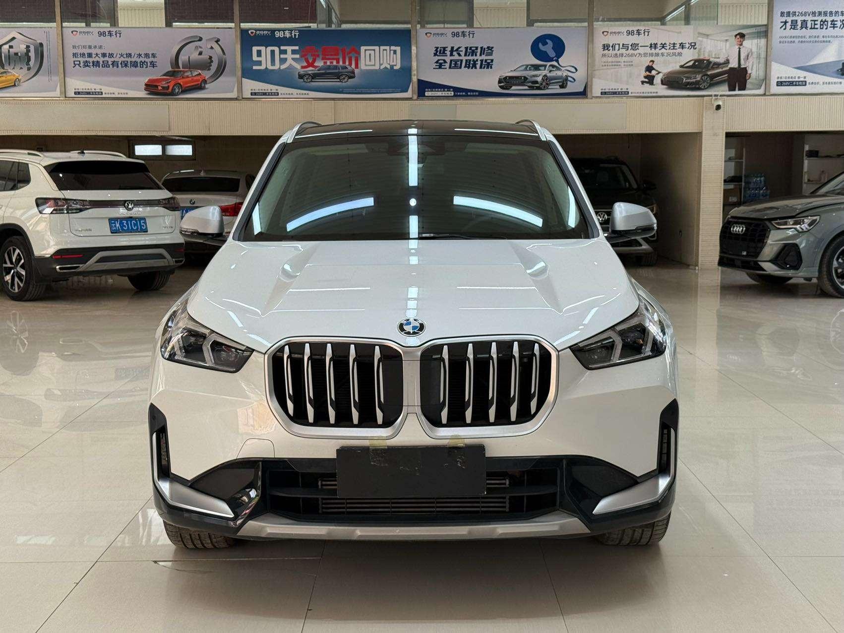 BMW X1 2023, фото 2
