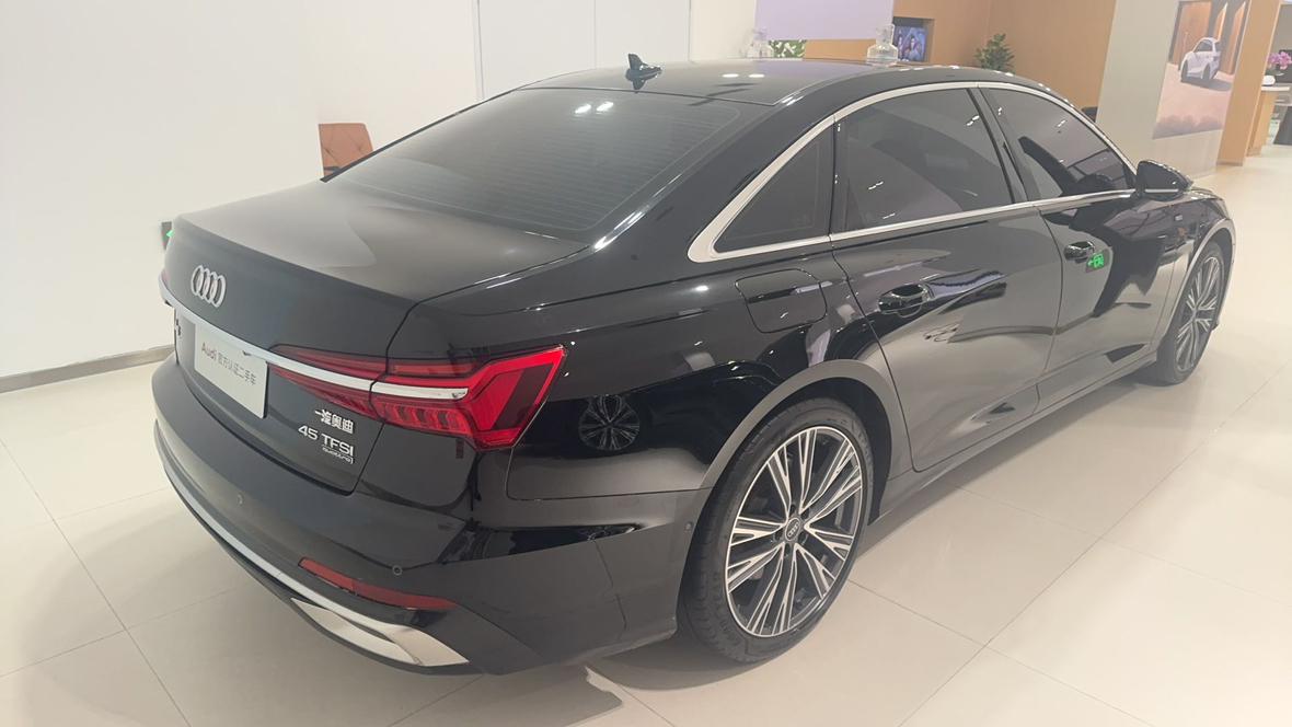Audi A6L 2024, фото 9