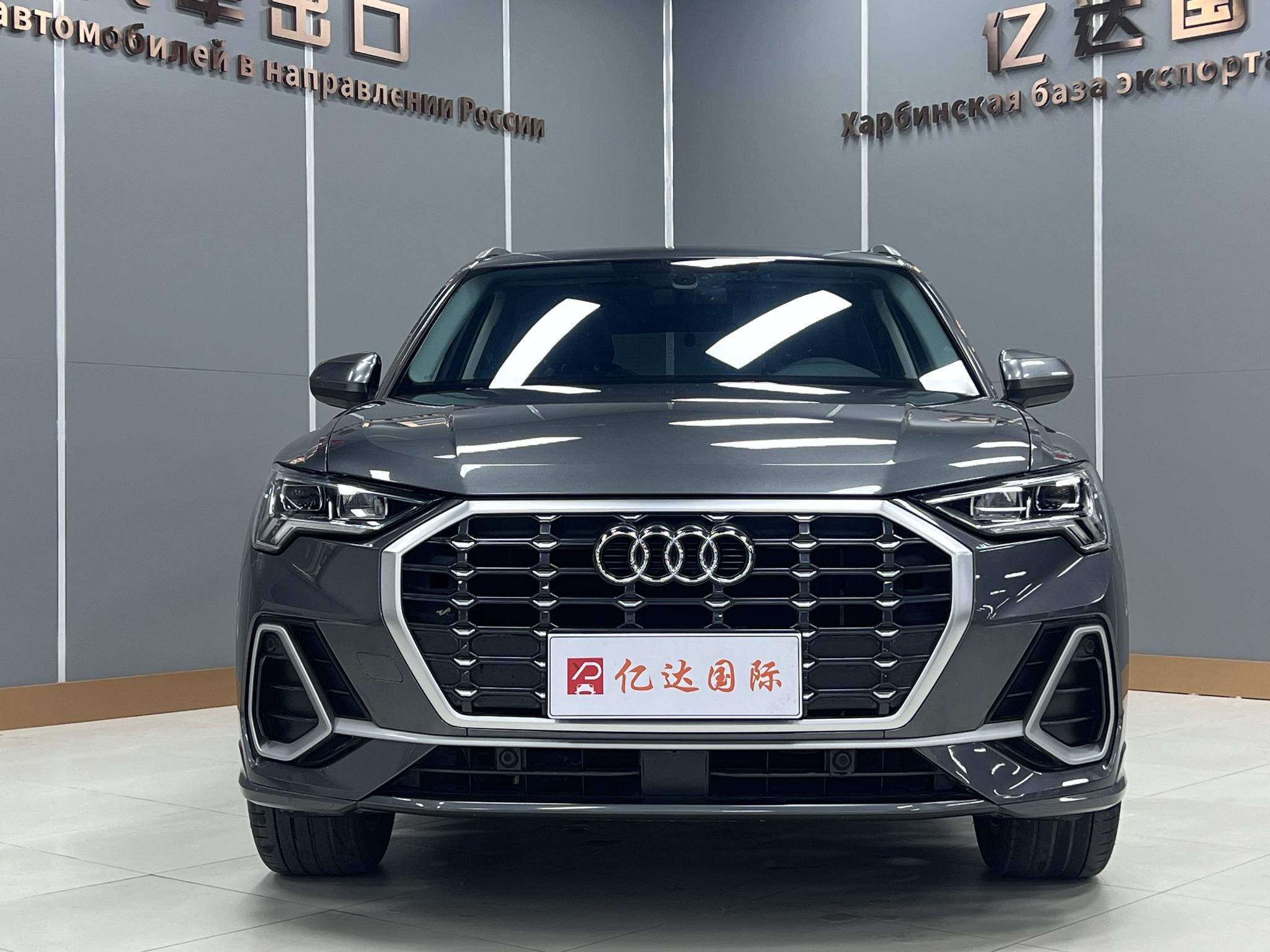 Audi Q3 2023, фото 2