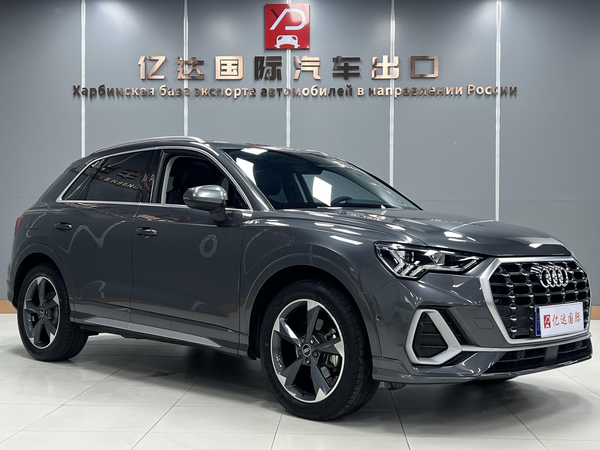 Audi Q3 2023, фото 3