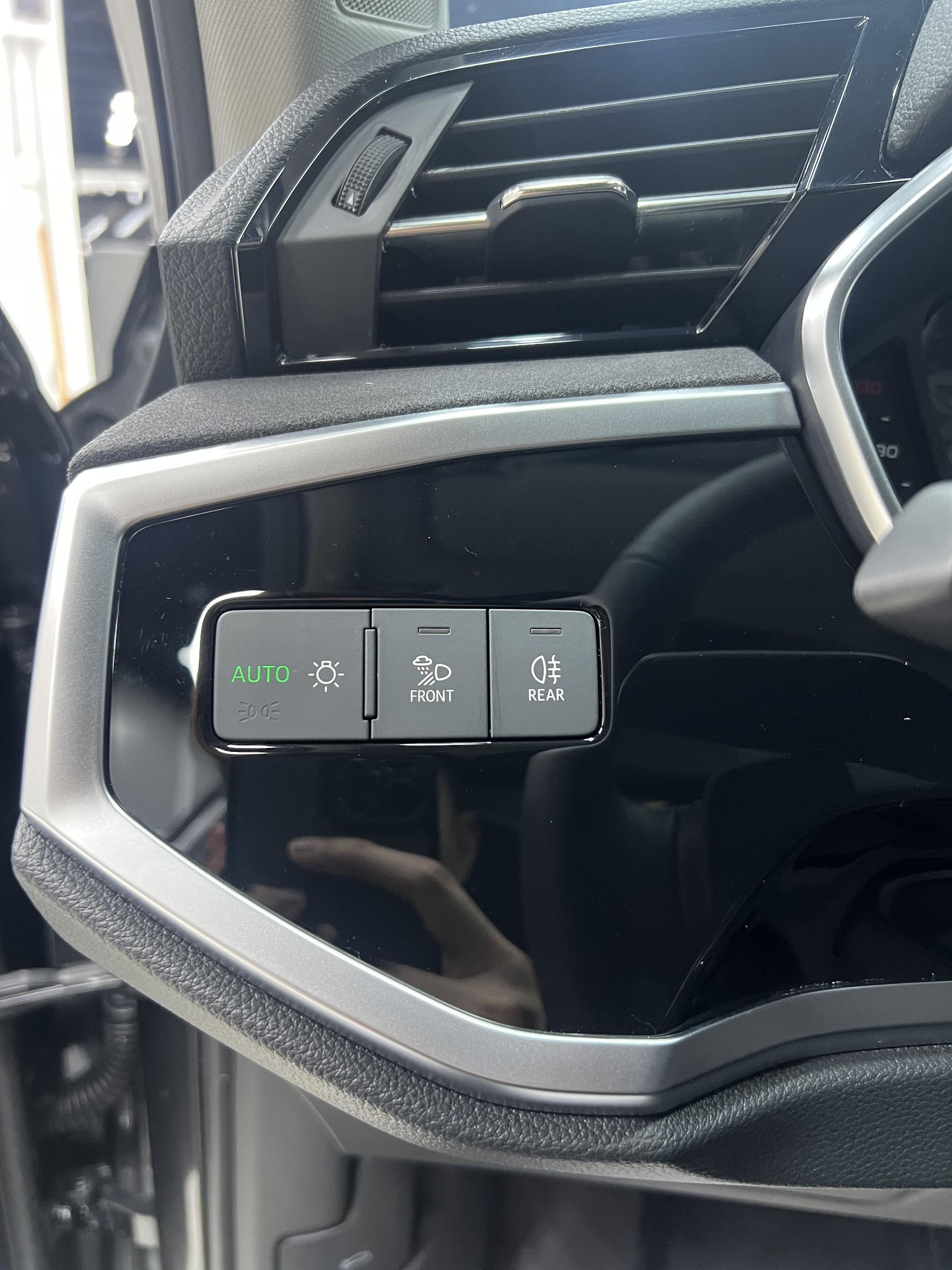 Audi Q3 2023, фото 8