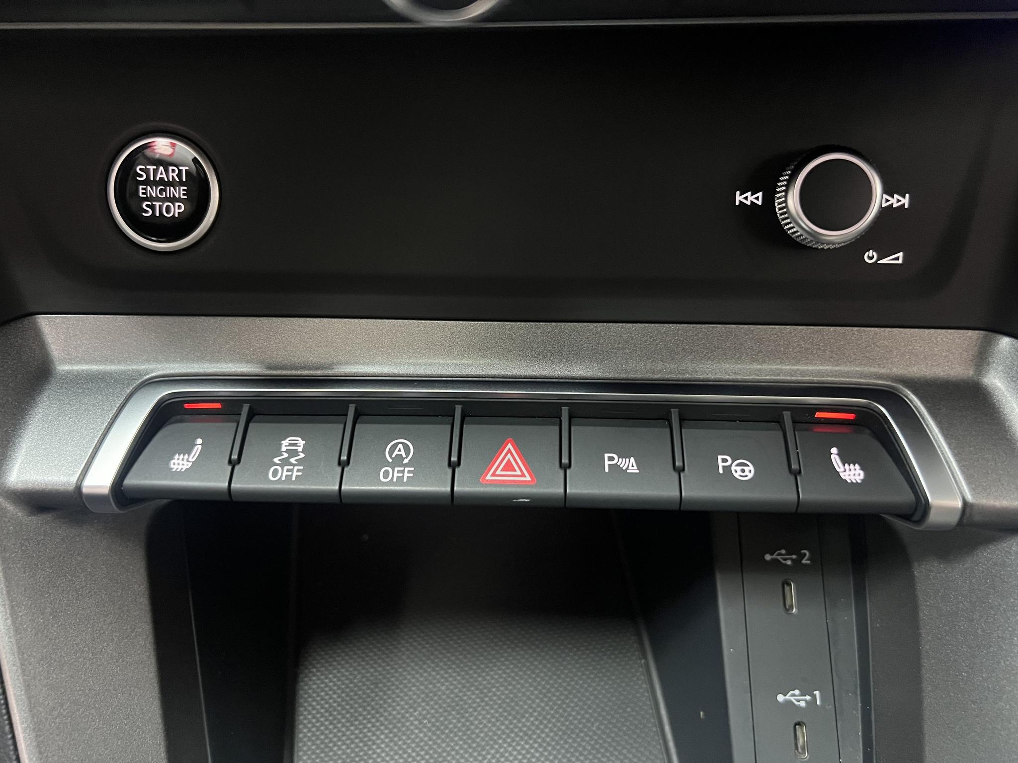 Audi Q3 2023, фото 15