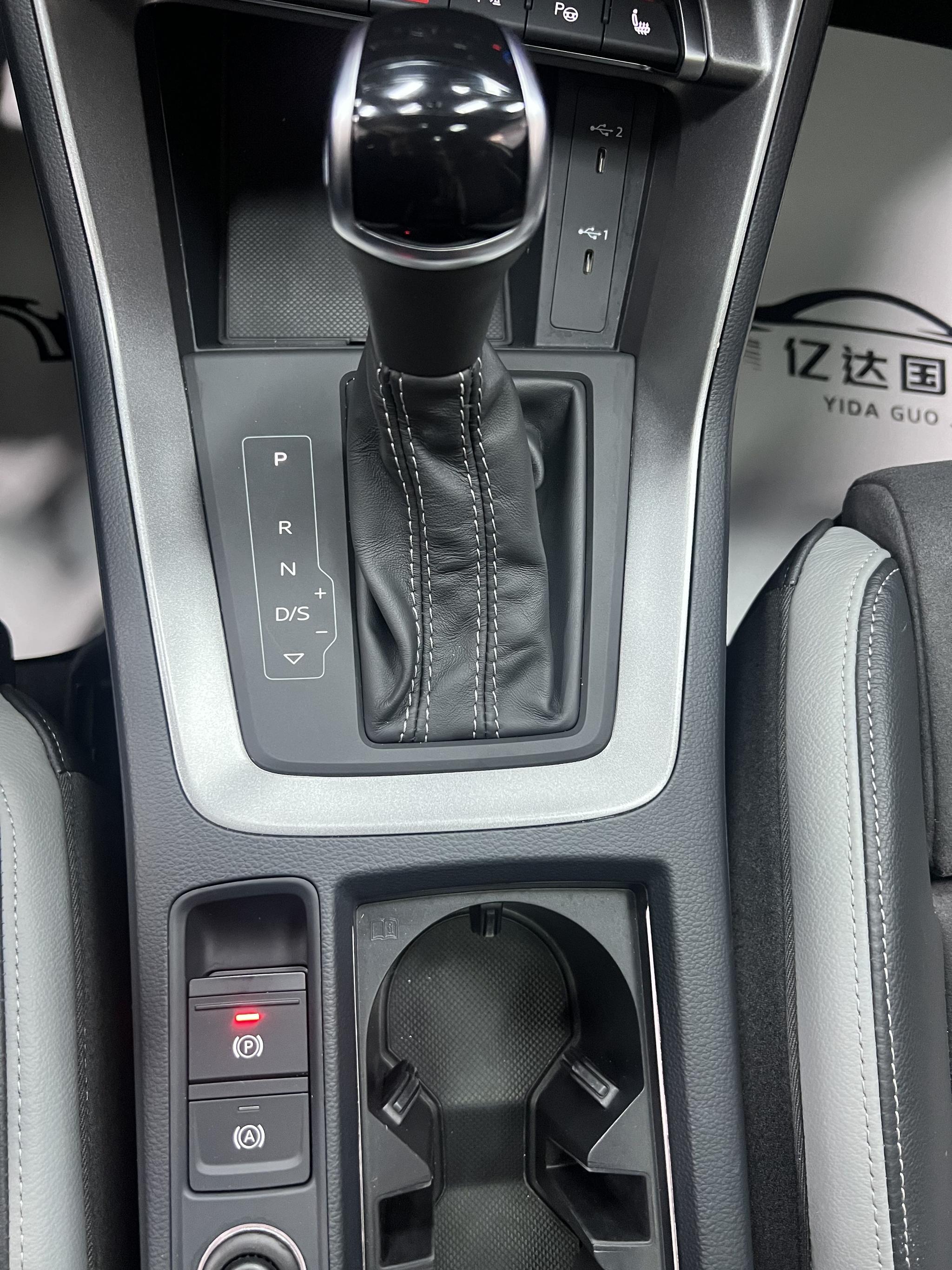 Audi Q3 2023, фото 16