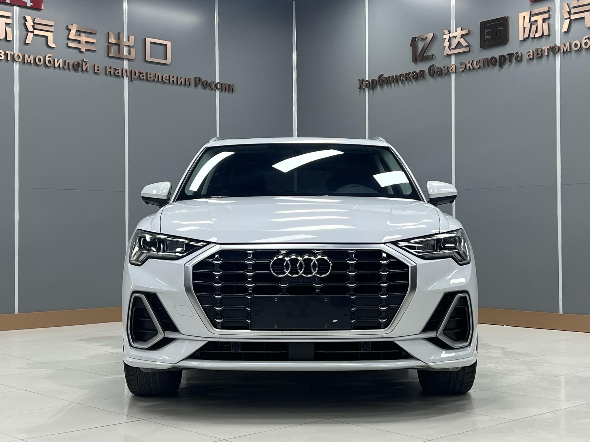 Audi Q3 2022, фото 2