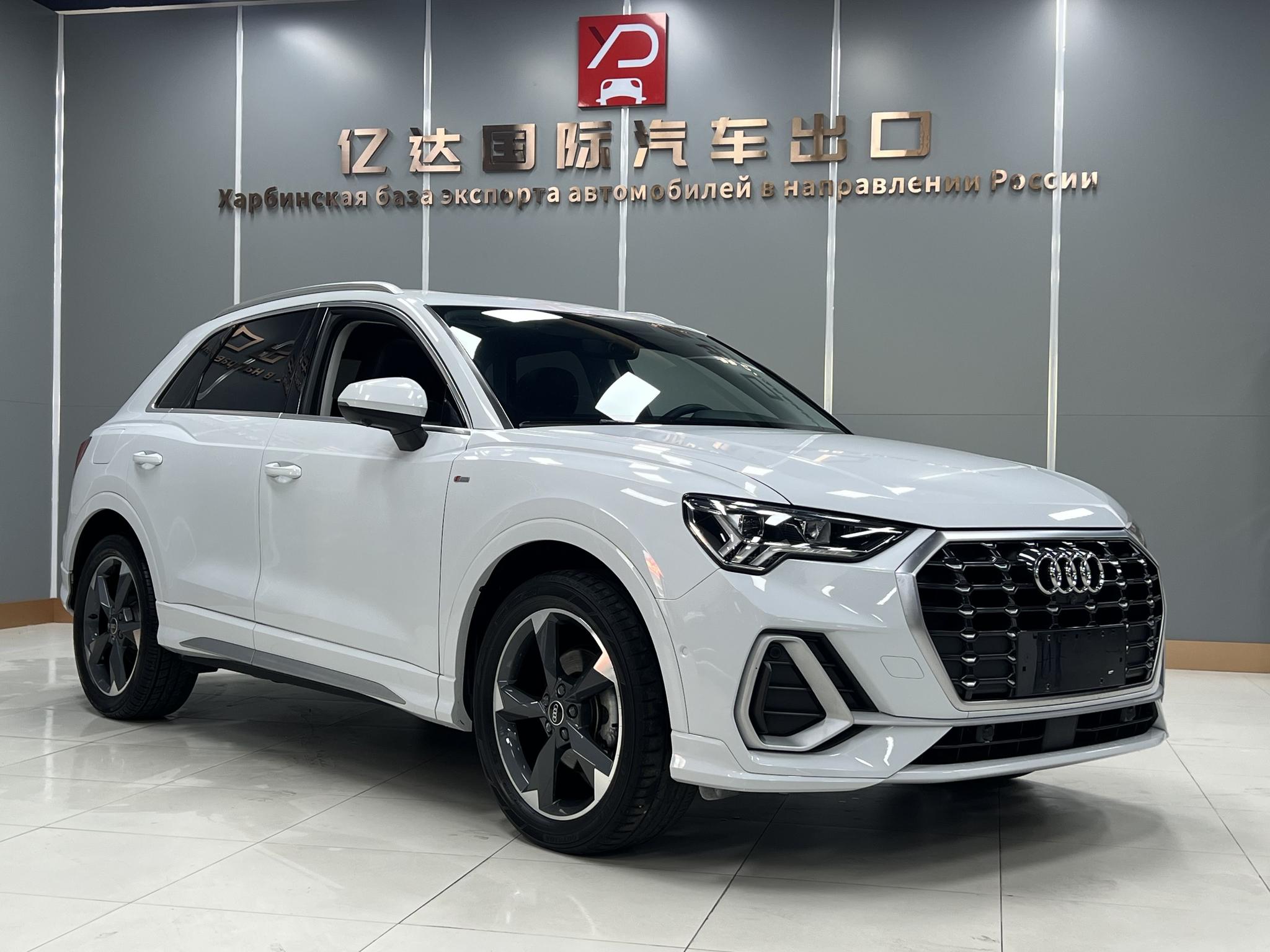 Audi Q3 2022, фото 3