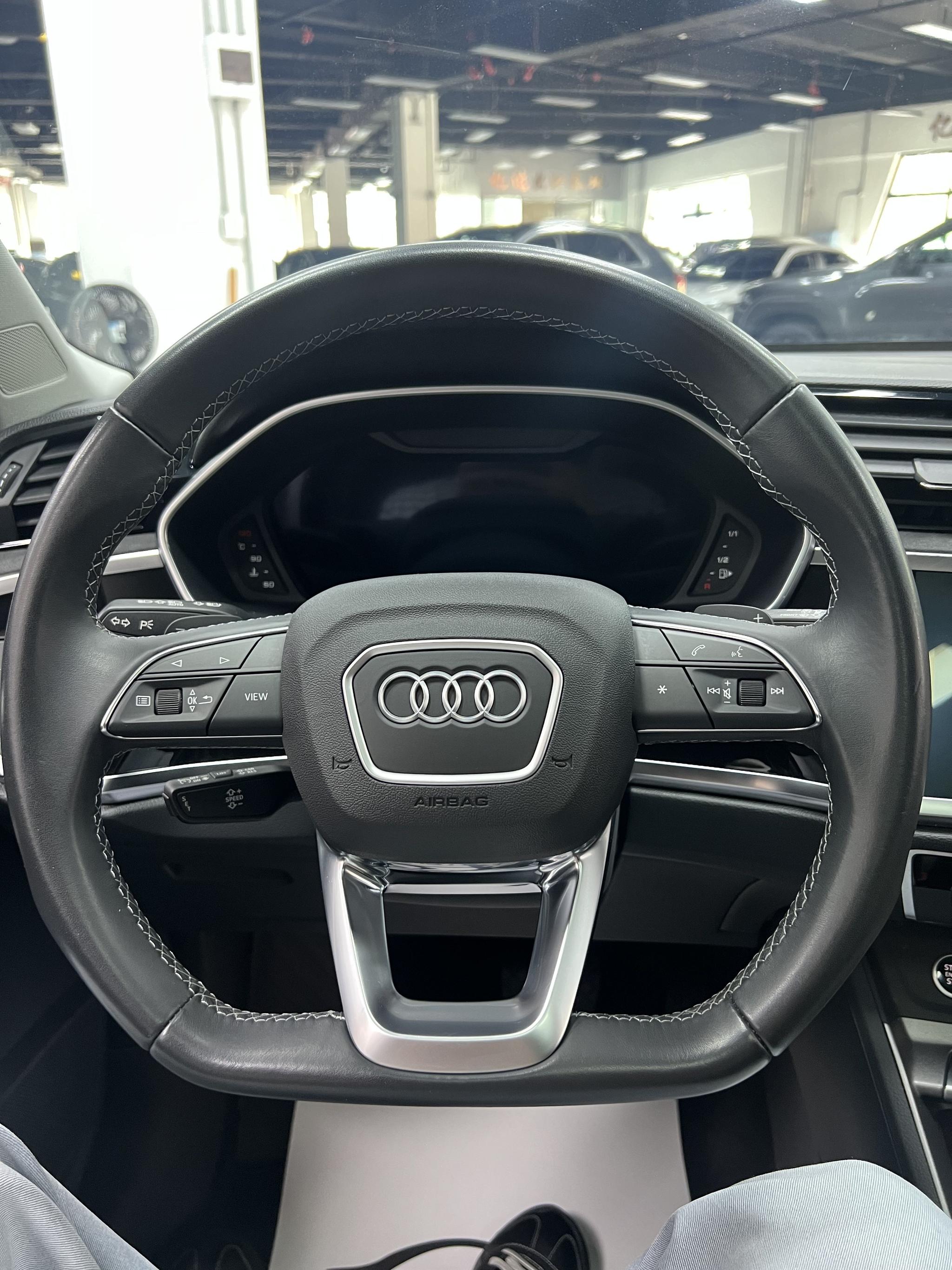 Audi Q3 2022, фото 6