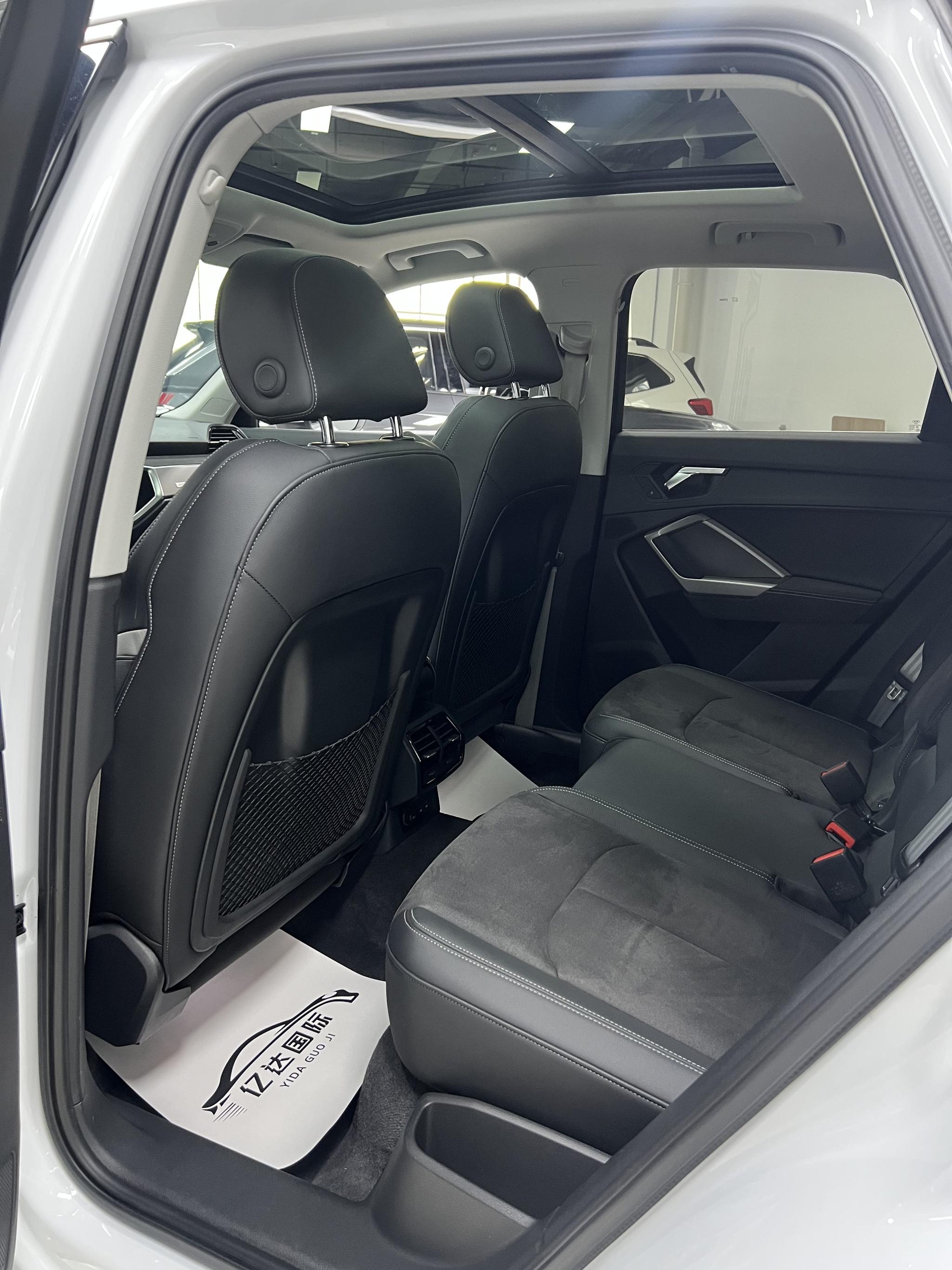 Audi Q3 2022, фото 8