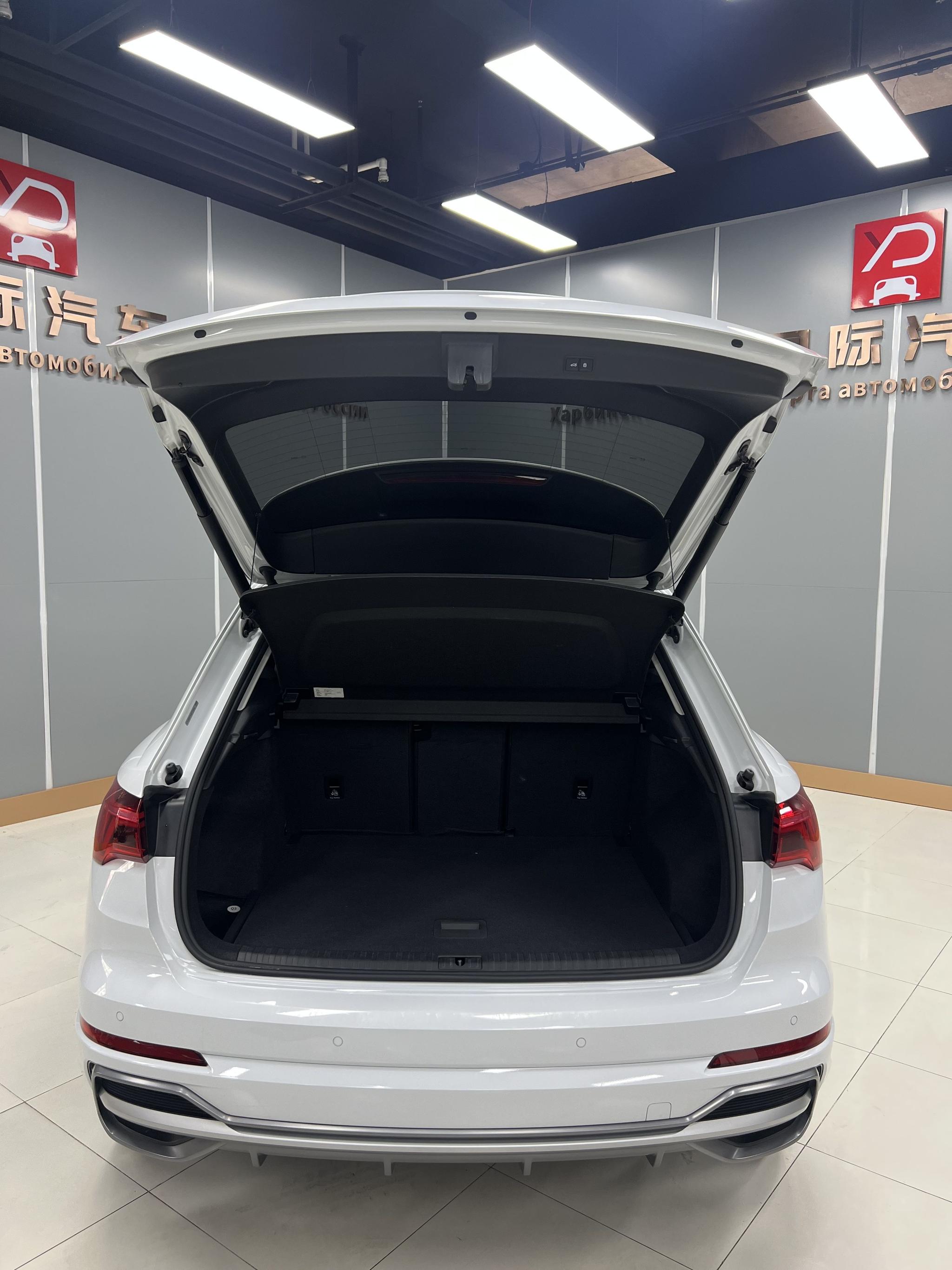 Audi Q3 2022, фото 14