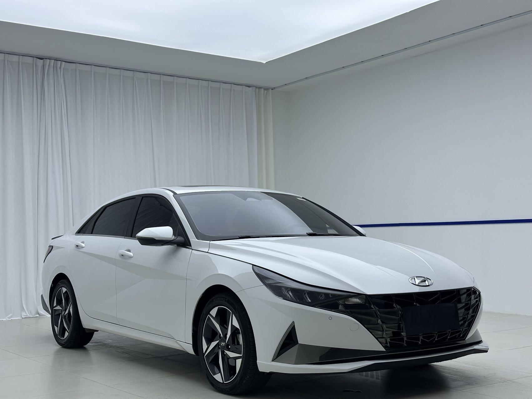 Hyundai Elantra 2022, фото 3
