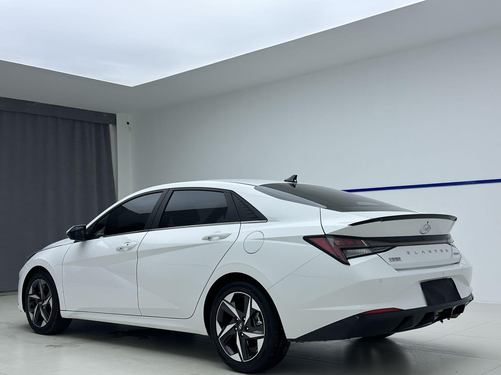 Hyundai Elantra 2022, фото 4